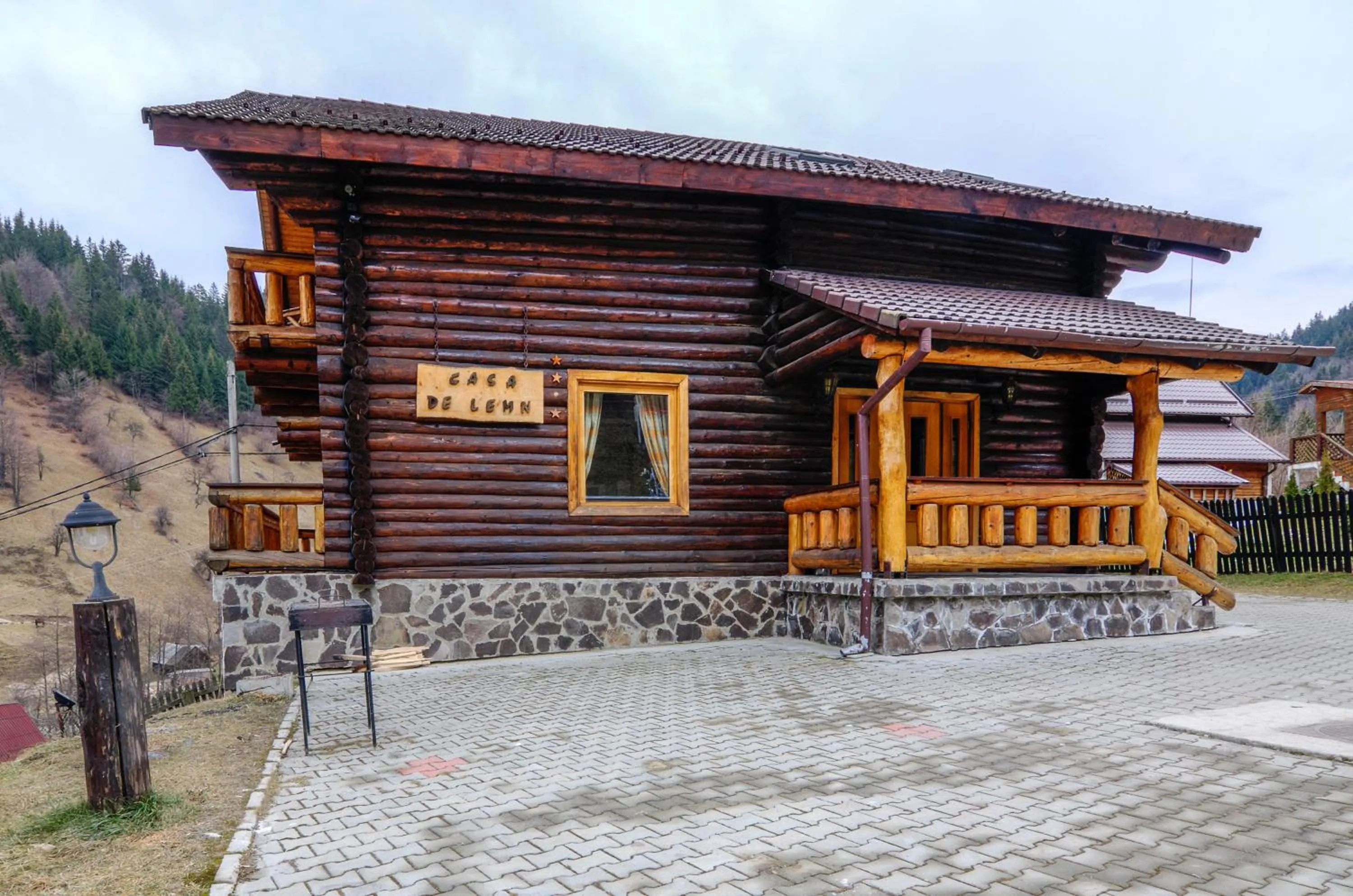 Decorative detail in Resort Cheile Gradistei Moieciu