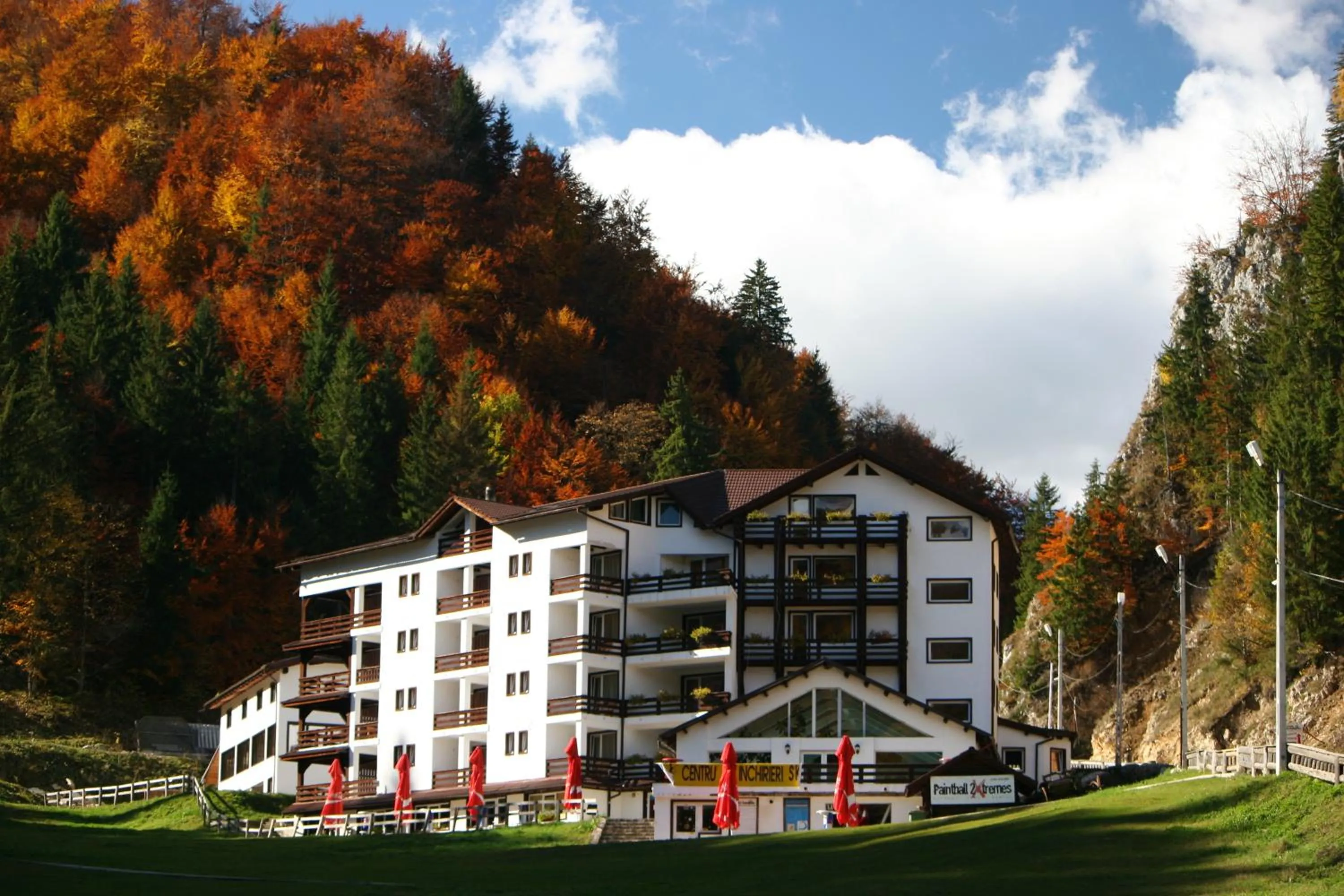 Facade/entrance in Resort Cheile Gradistei Moieciu