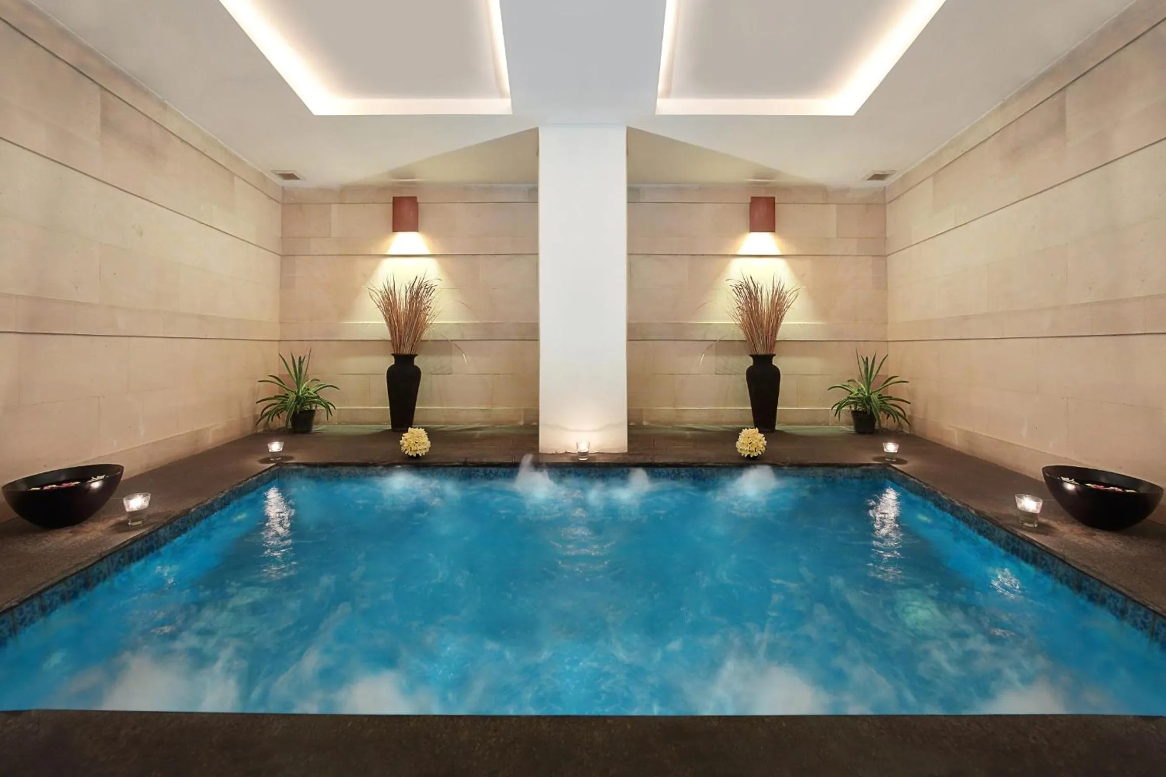 Hot Tub in The Magani Hotel and Spa