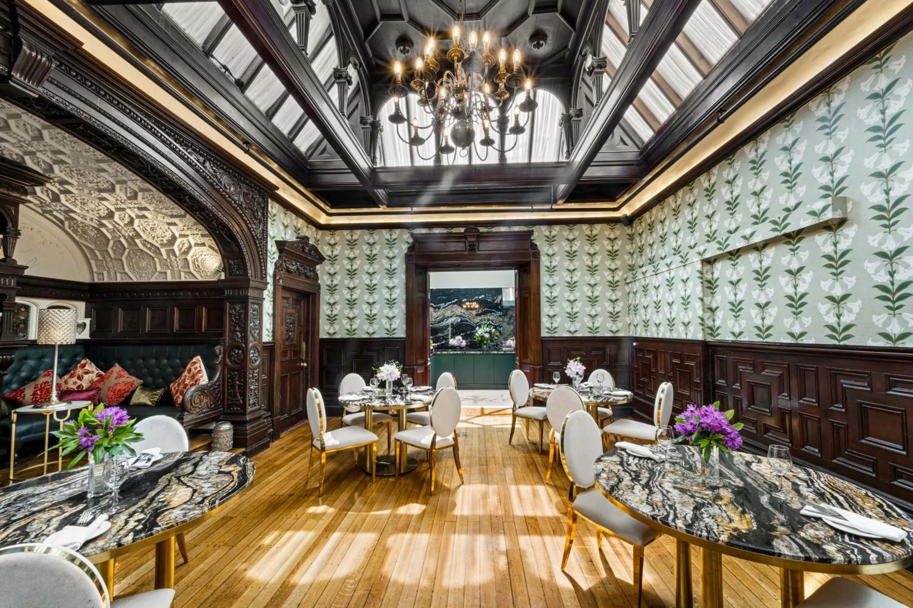 Restaurant/places to eat in Cork's Vienna Woods Hotel & Villas