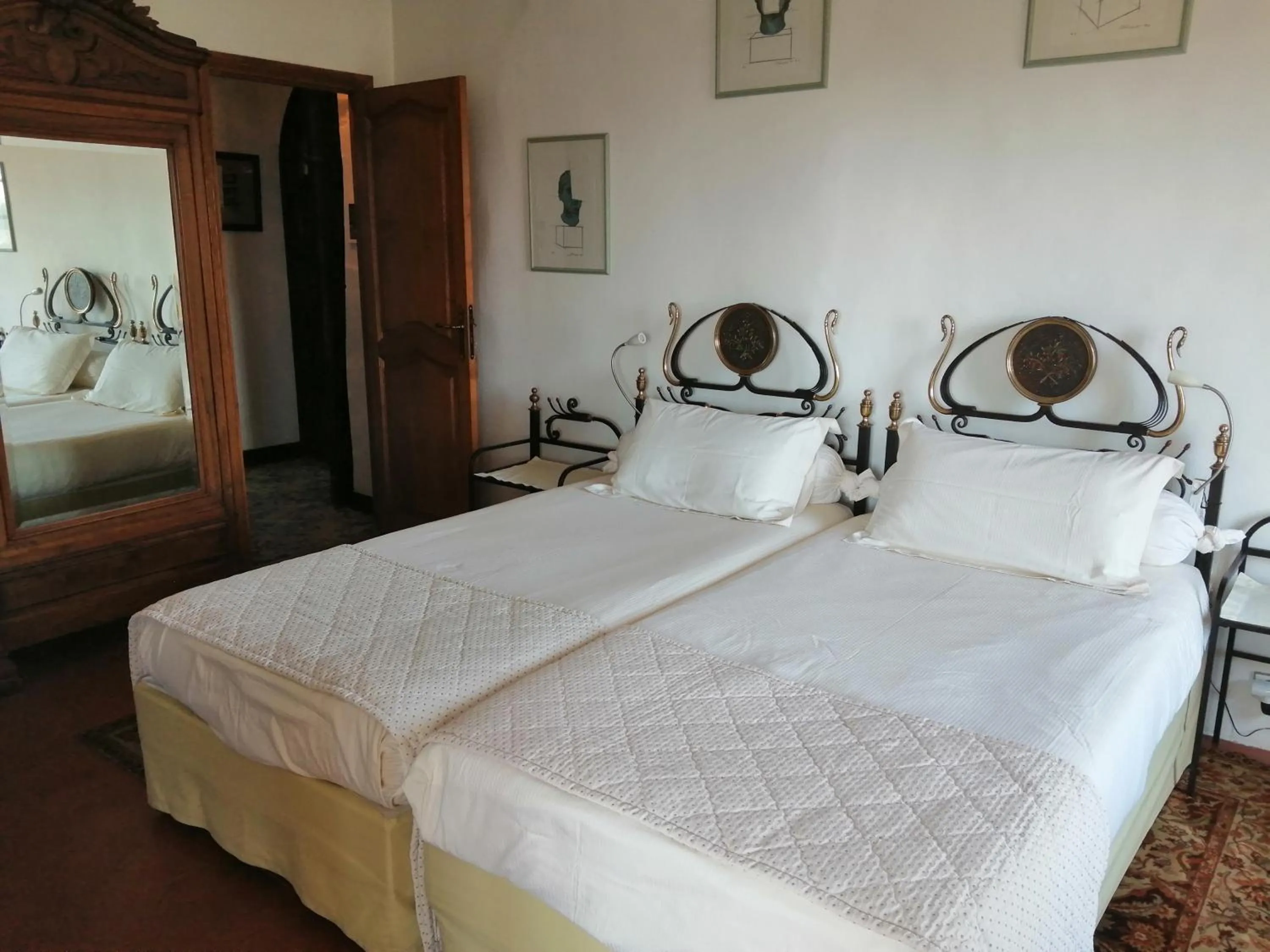 Bed in Chambres d'hôtes Les Terrasses du Soleil