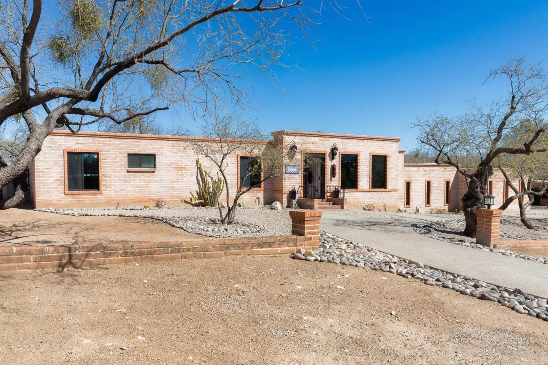 Property building in Rancho Bonito