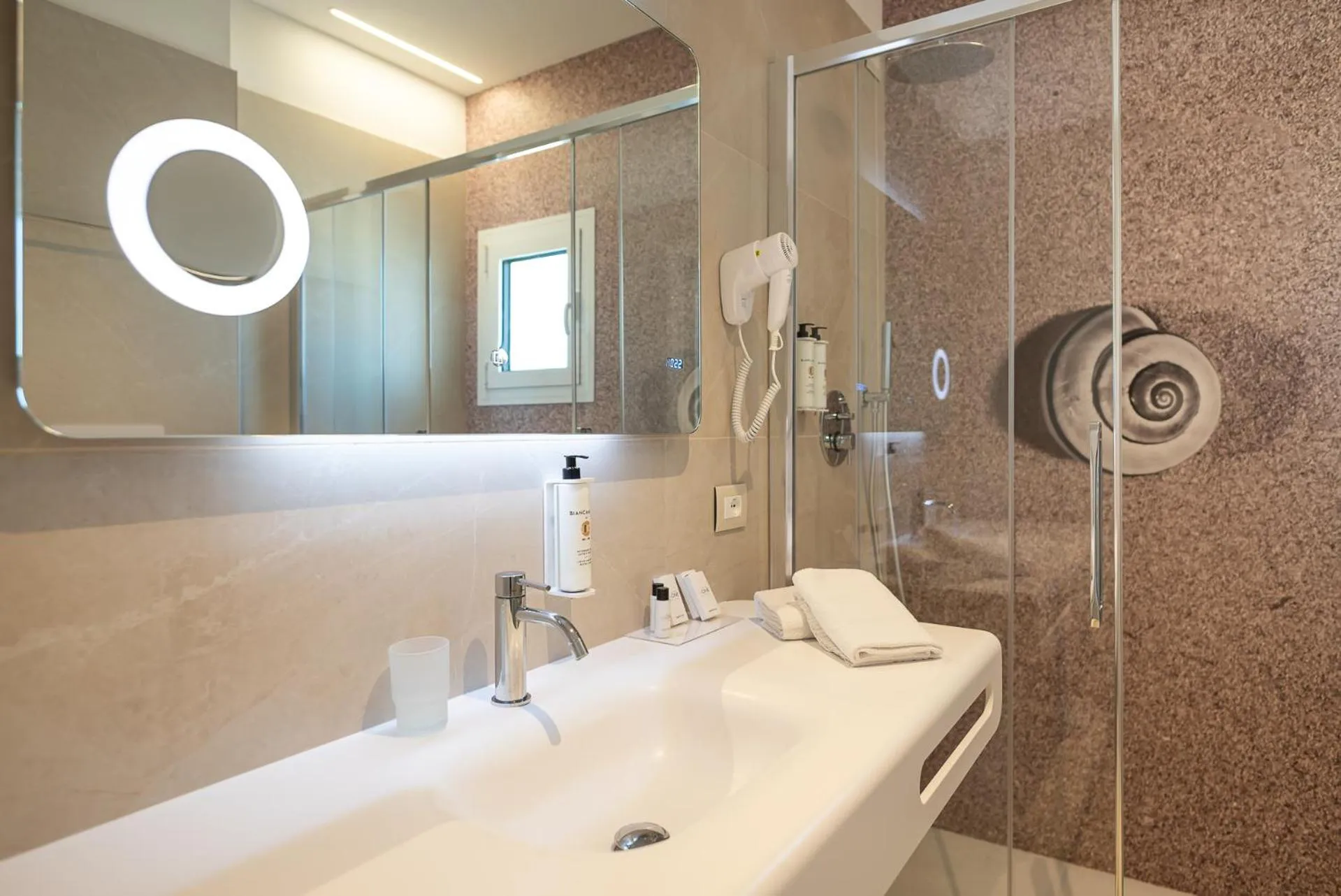 Shower in Unico Hotel Caorle