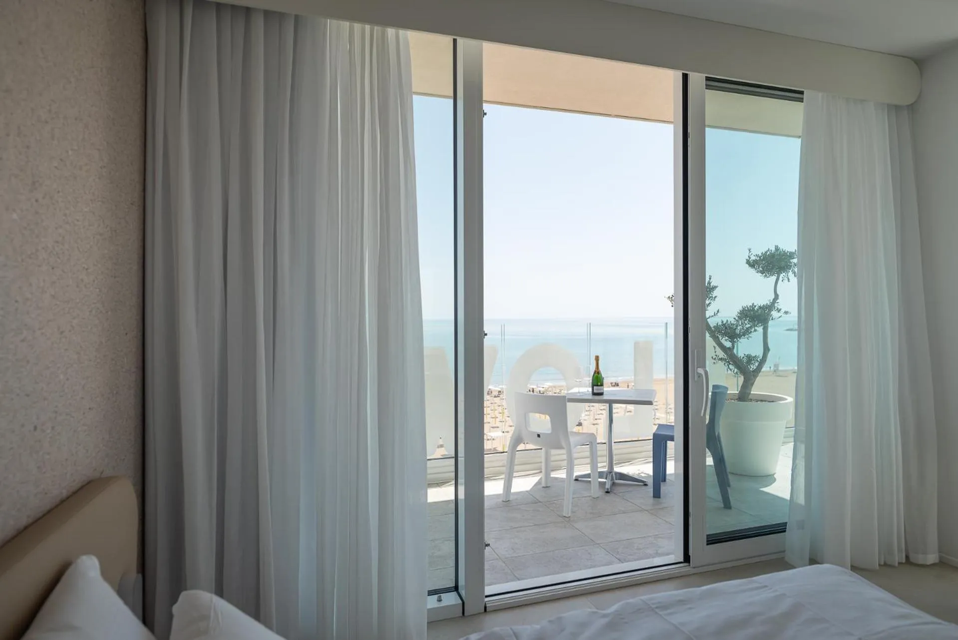 Balcony/Terrace, Bed in Unico Hotel Caorle