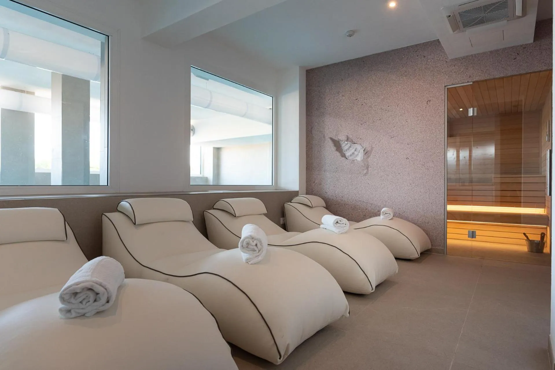 Sauna, Bed in Unico Hotel Caorle