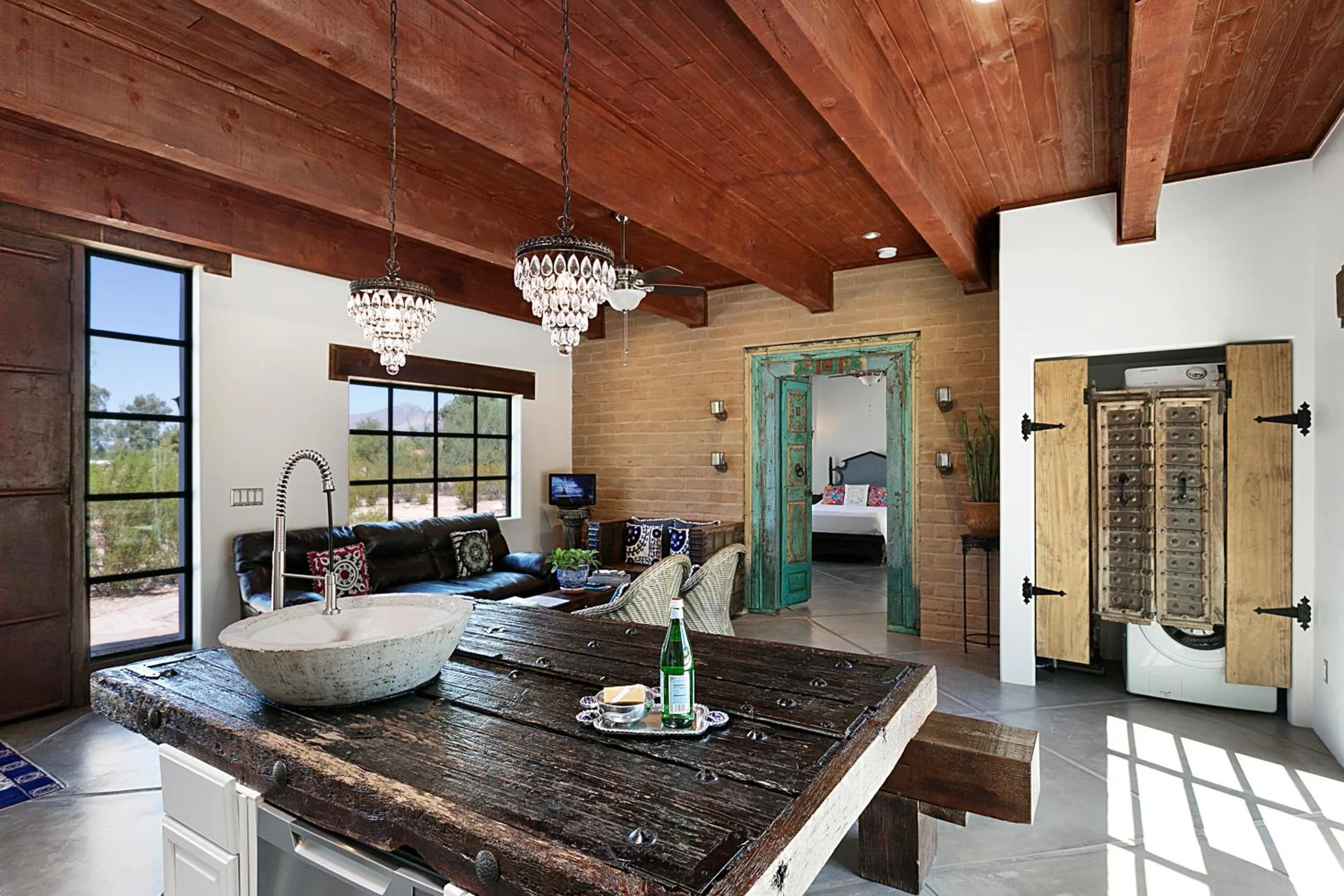 Living room in La Casa que Canta