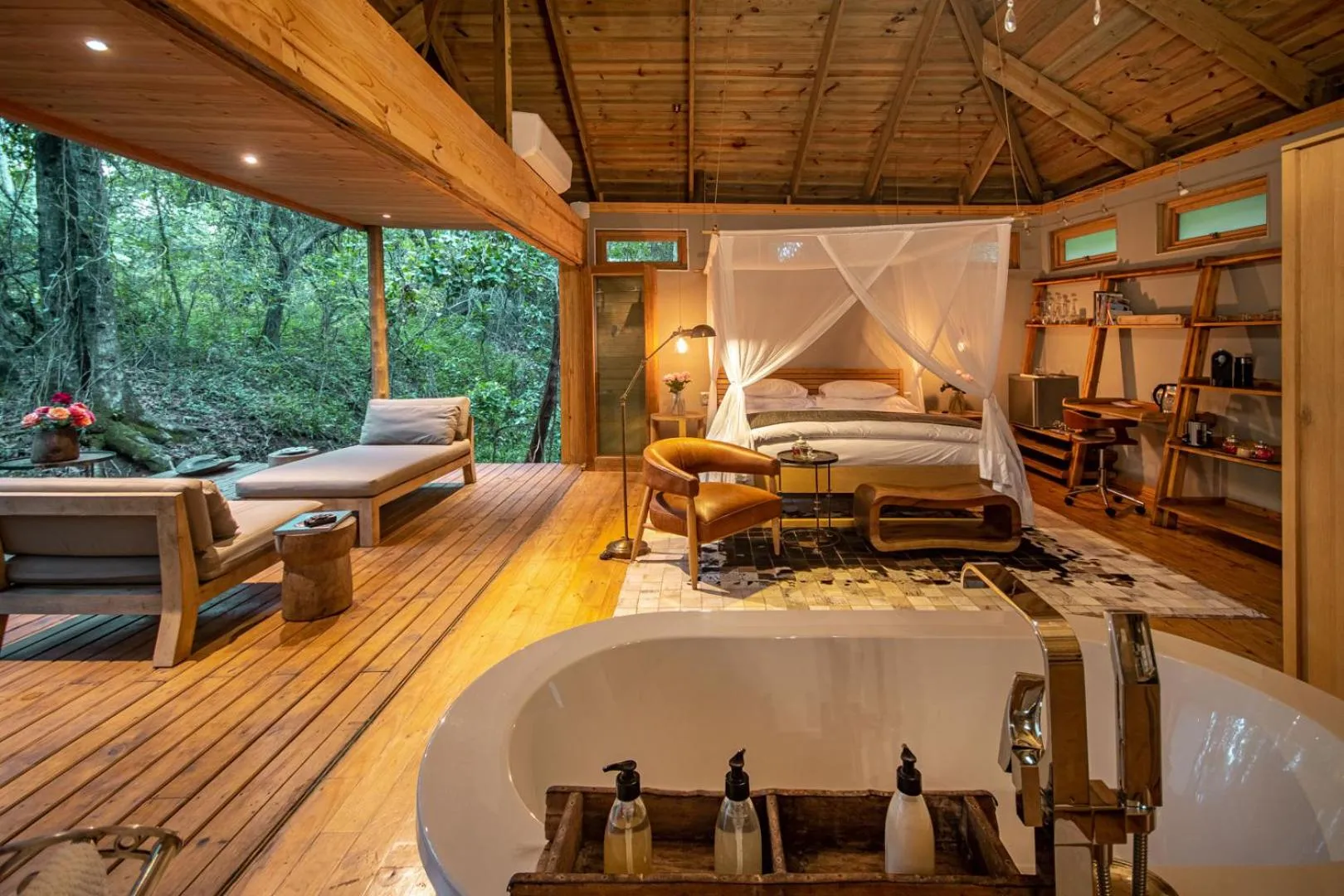 Bedroom, Bed in Summerfields Rose Retreat and Spa