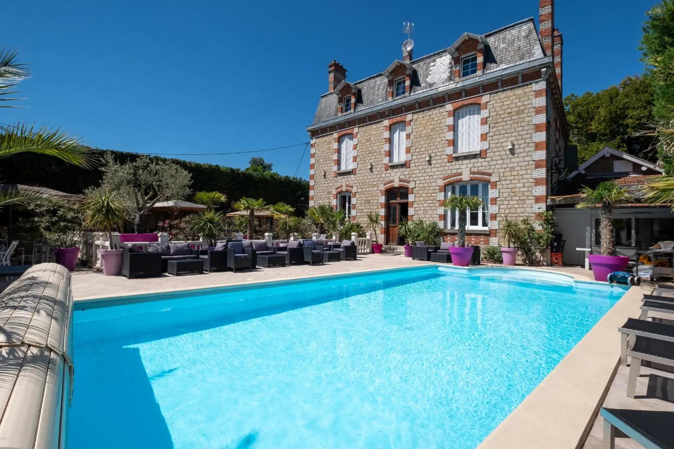 Pool view in Manoir François 1er Pool view in Manoir François 1er