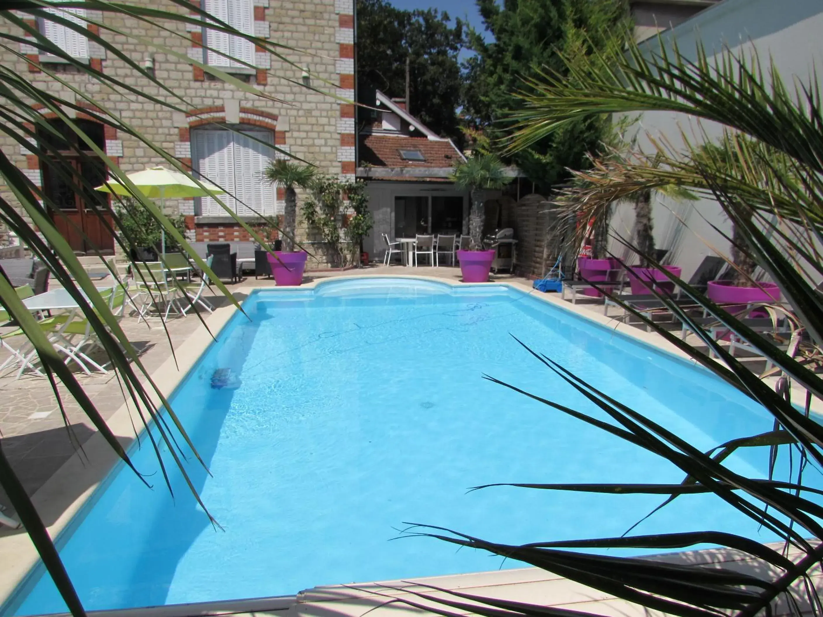 Pool view in Manoir François 1er Pool view in Manoir François 1er