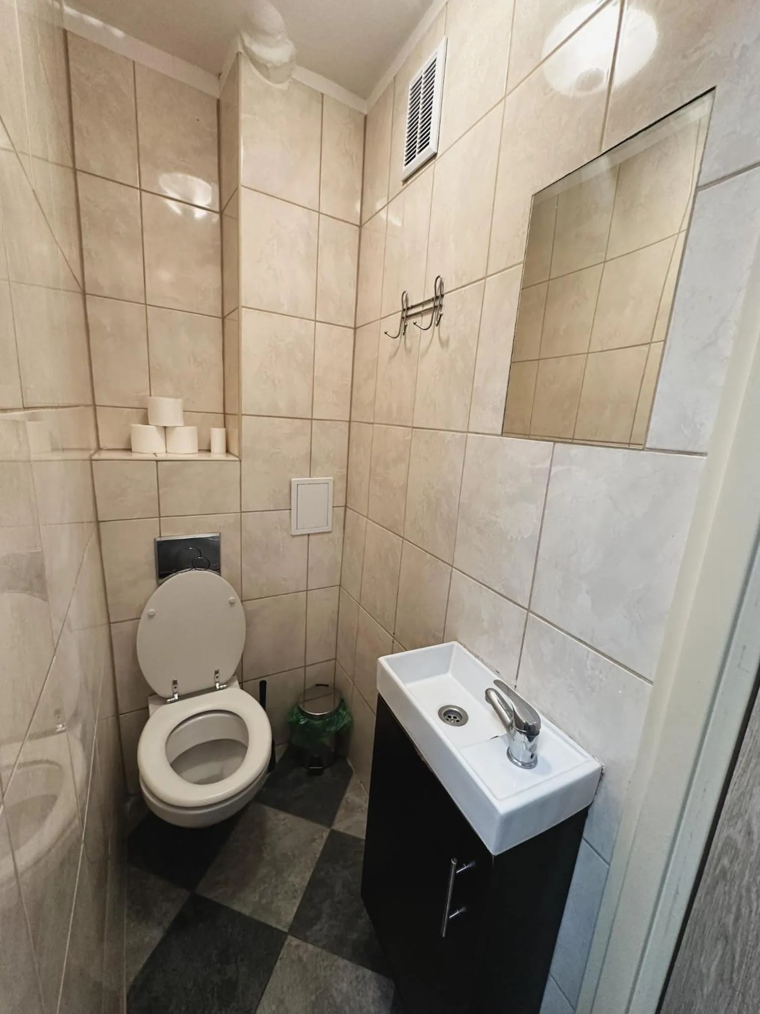 Toilet in Kwadrat B&B Spiechowicza