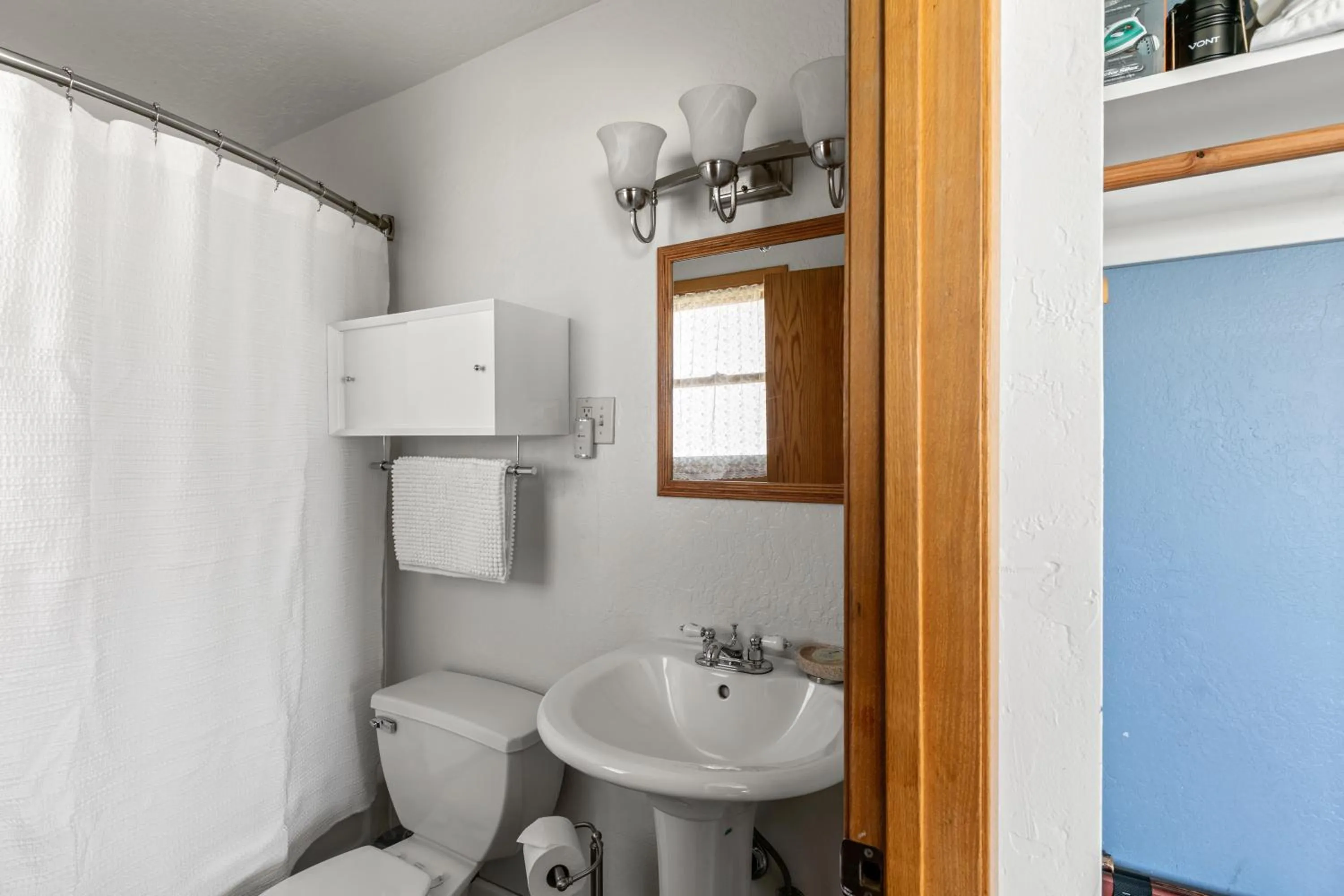Bathroom in Point Arena Lighthouse