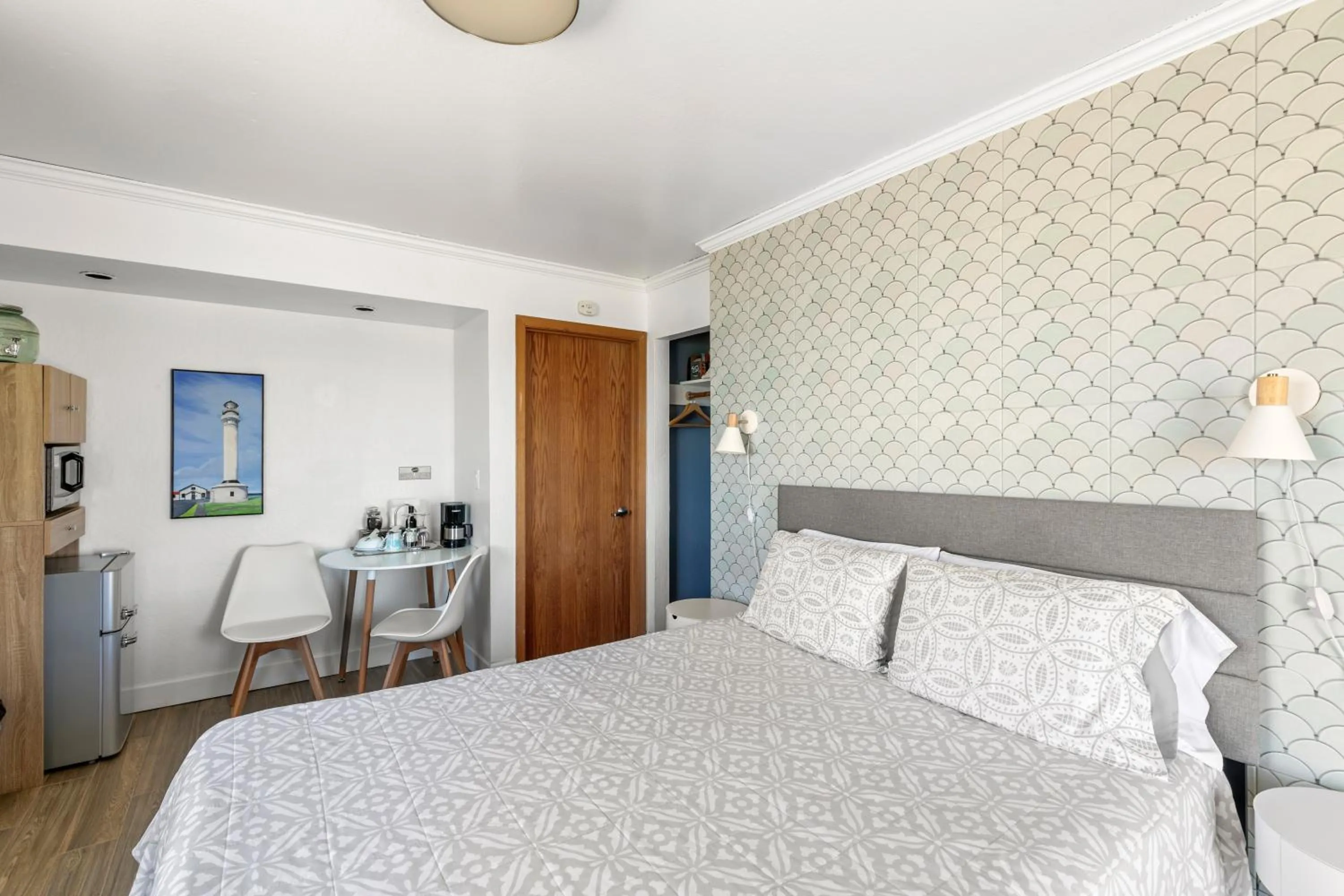 Coffee/tea facilities, Bed in Point Arena Lighthouse