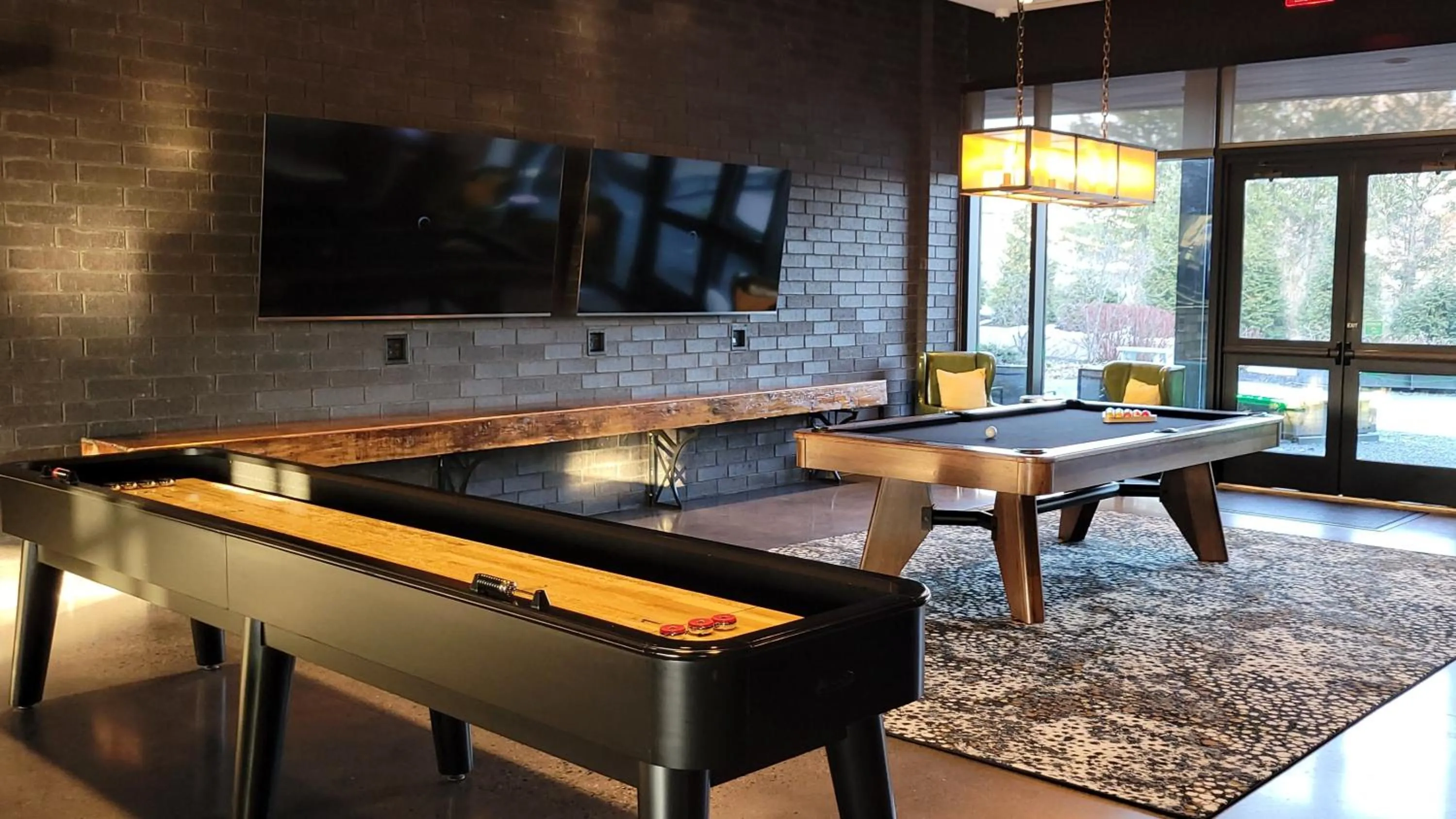 Communal lounge/ TV room in Hotel Rock Lititz