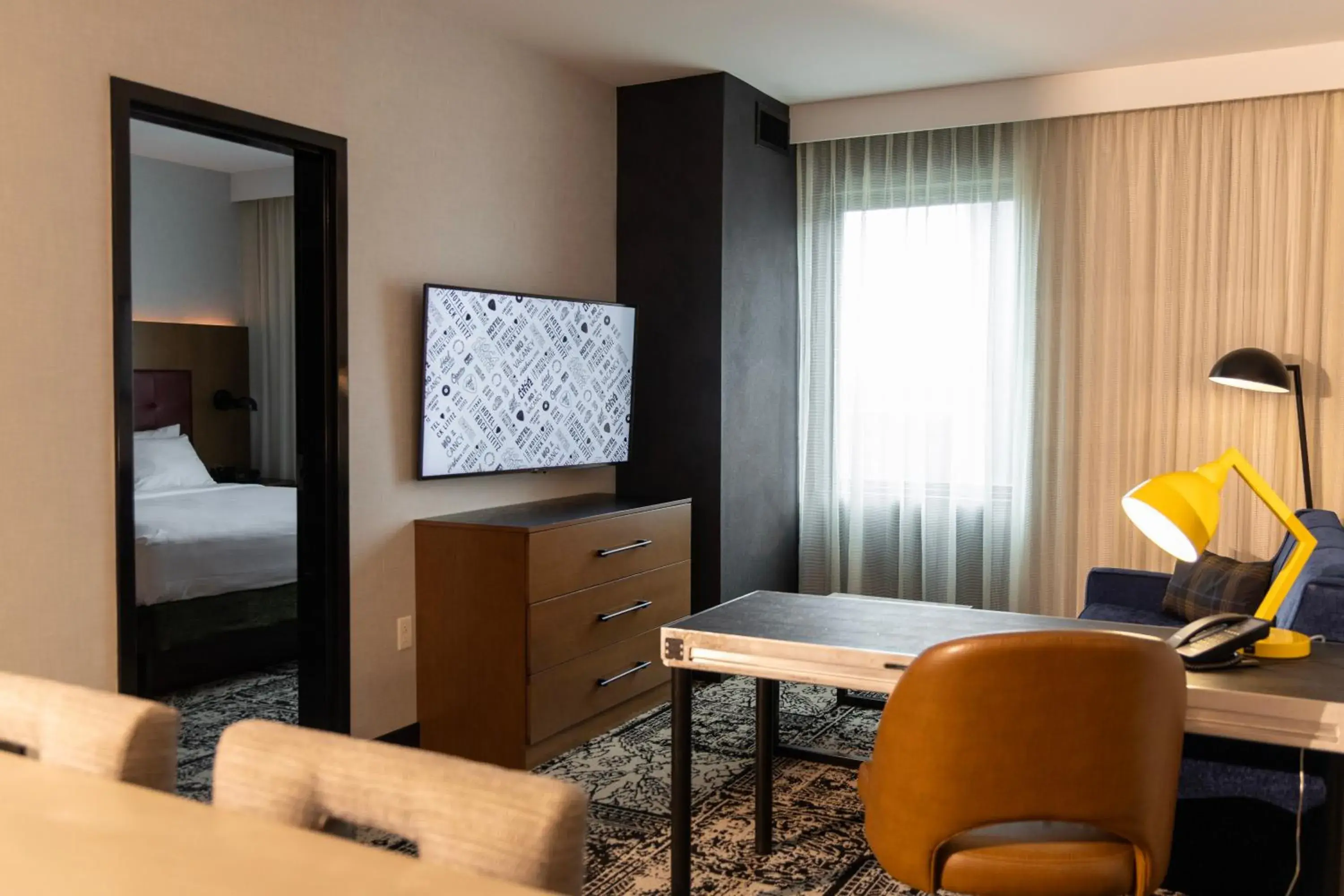 TV and multimedia, Bed in Hotel Rock Lititz TV and multimedia, Bed in Hotel Rock Lititz