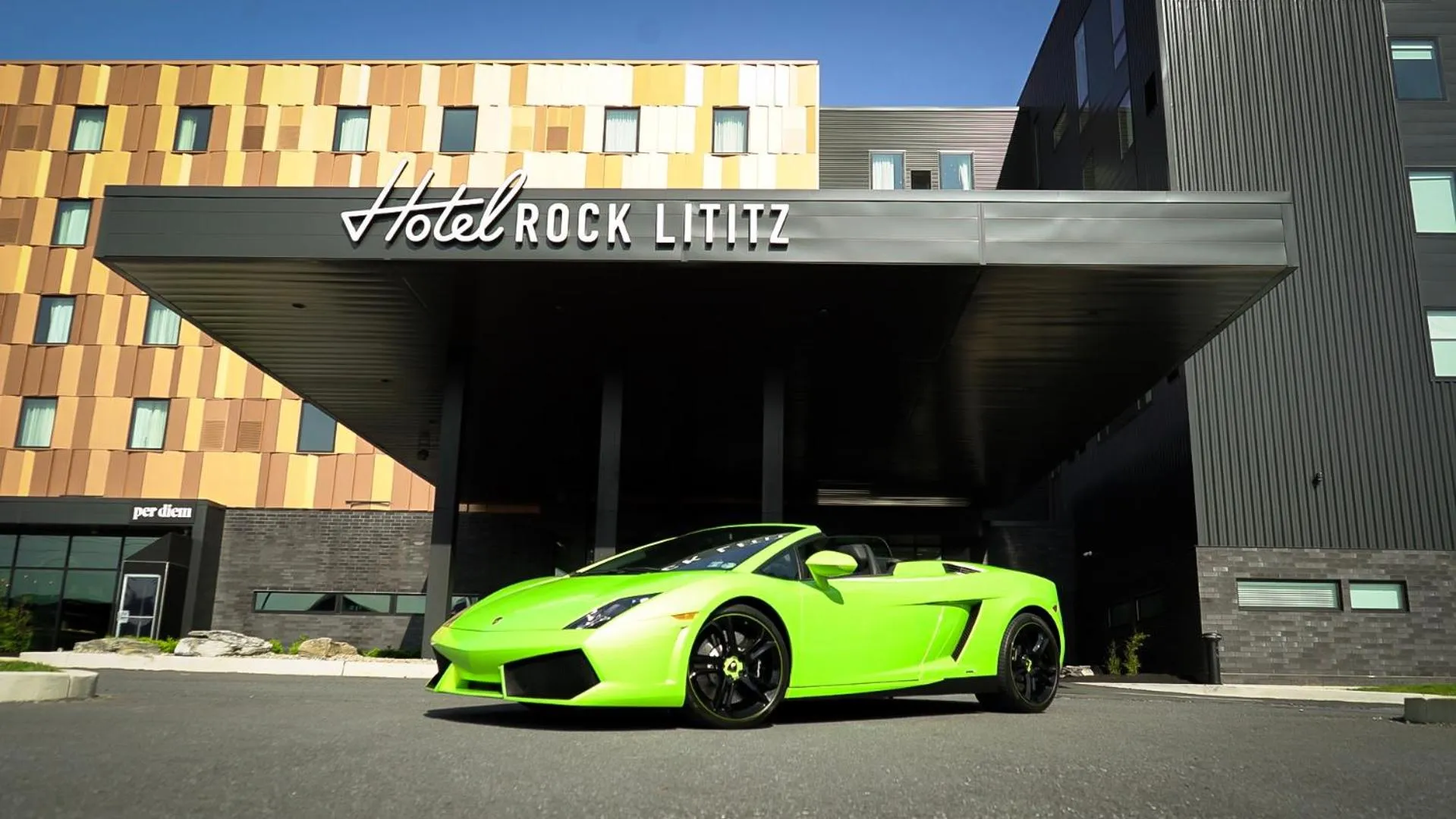 Facade/entrance in Hotel Rock Lititz