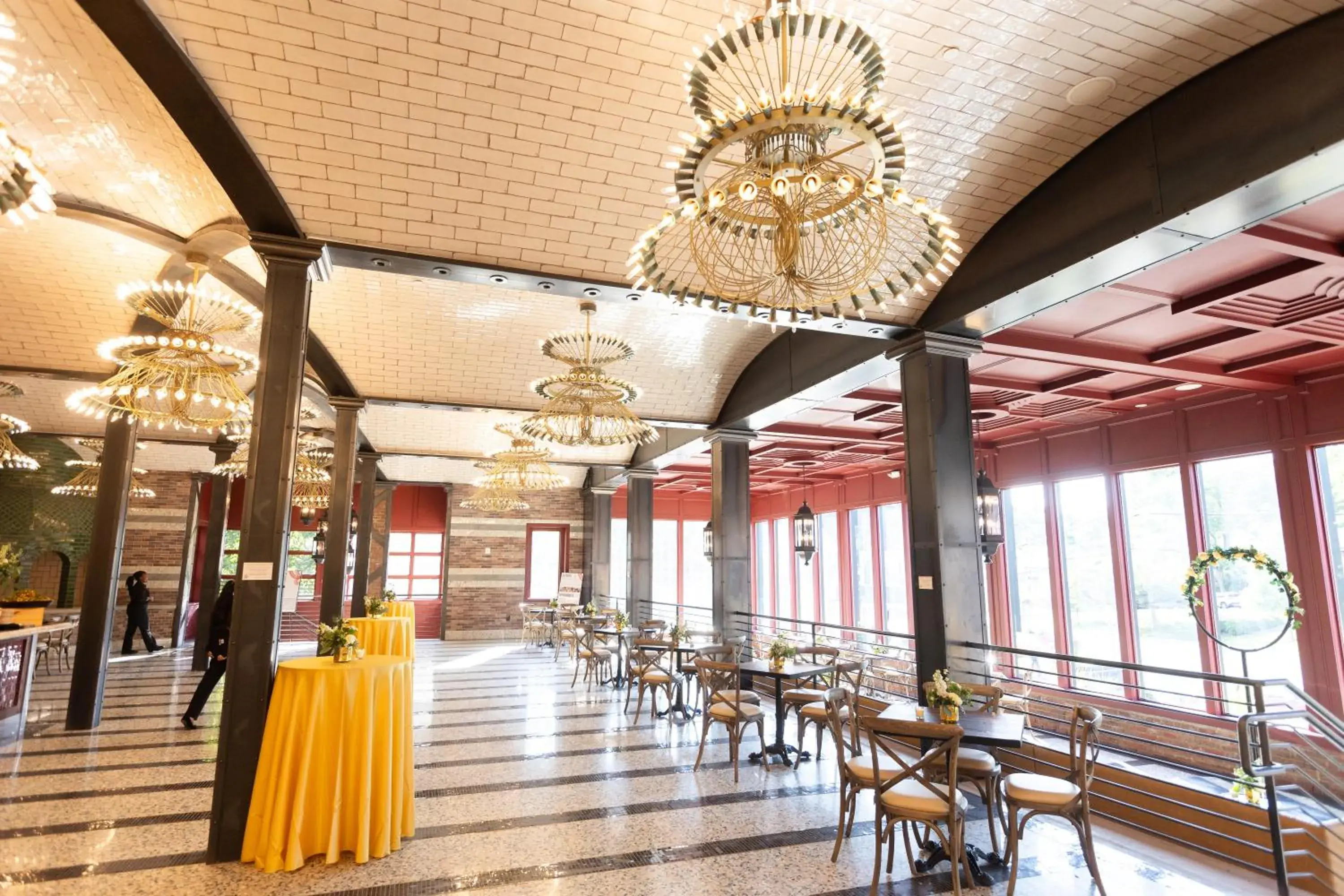 Restaurant/places to eat in The Albion Summit Restaurant/places to eat in The Albion Summit