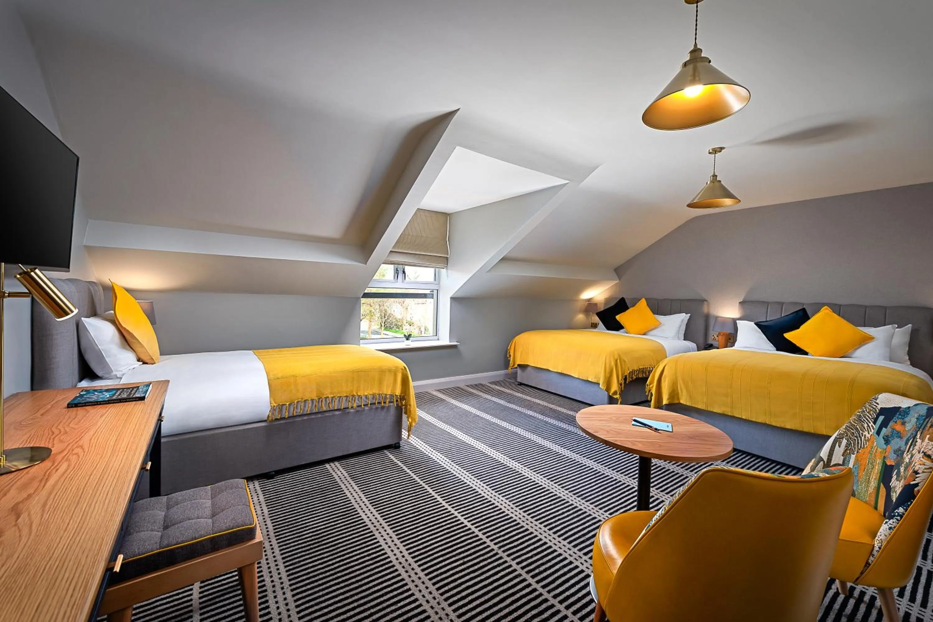 Bed in The Parkavon Hotel