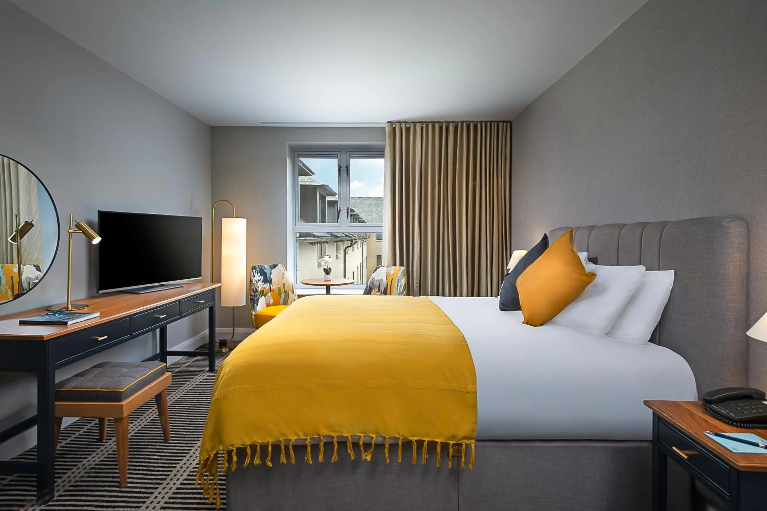 Bed in The Parkavon Hotel