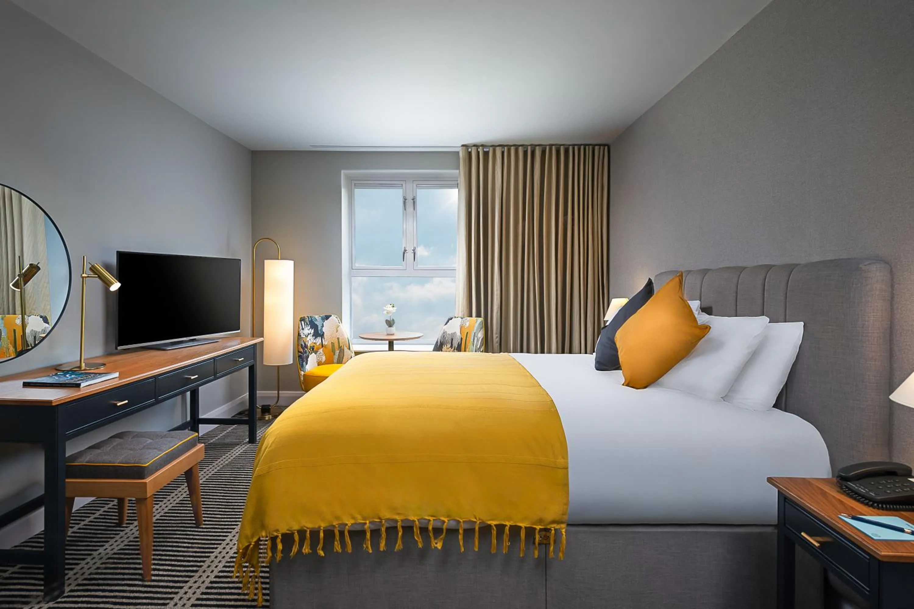 Bed in The Parkavon Hotel