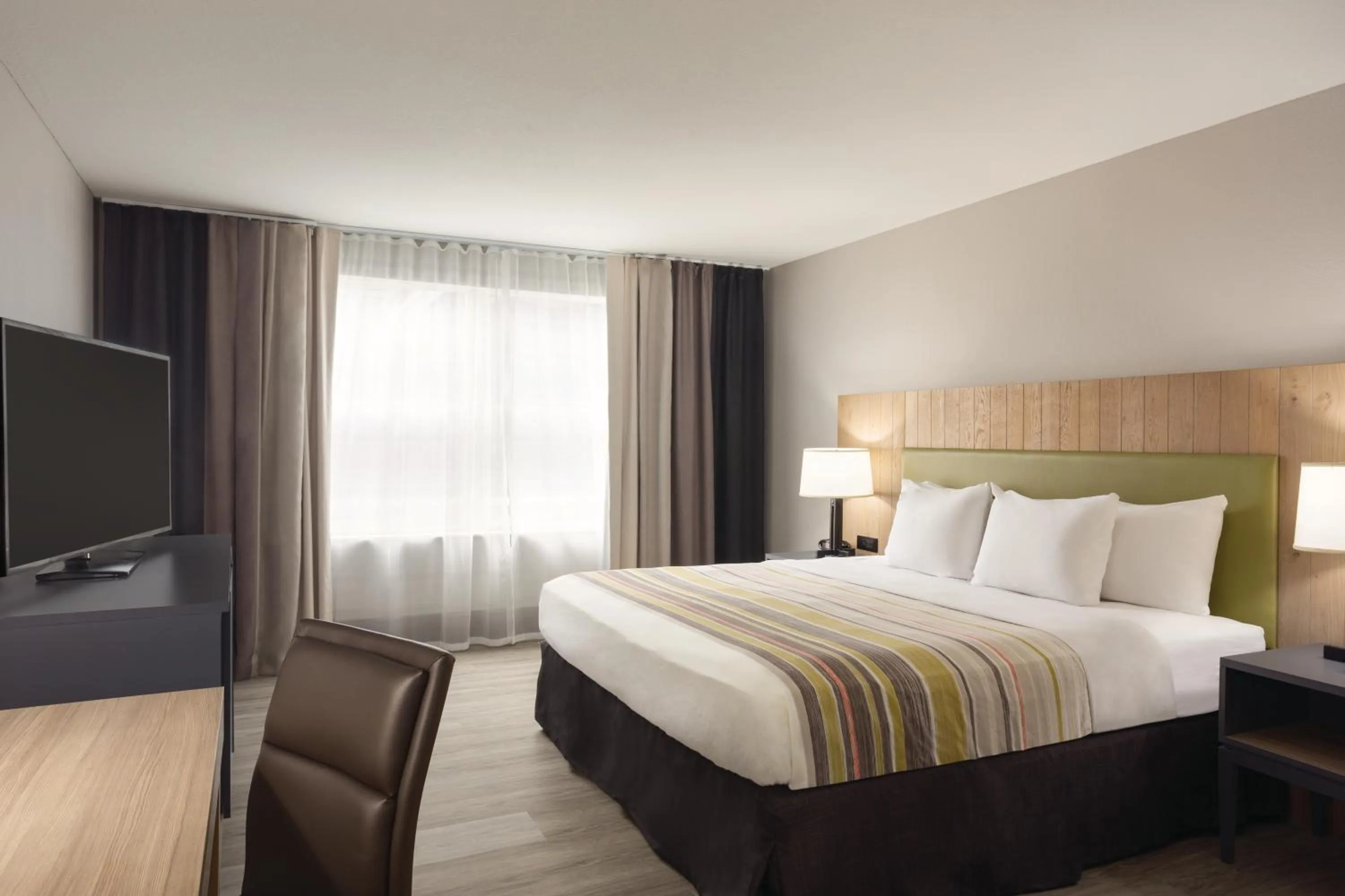 Bedroom, Bed in Country Inn & Suites by Radisson, Chattanooga-Lookout Mountain