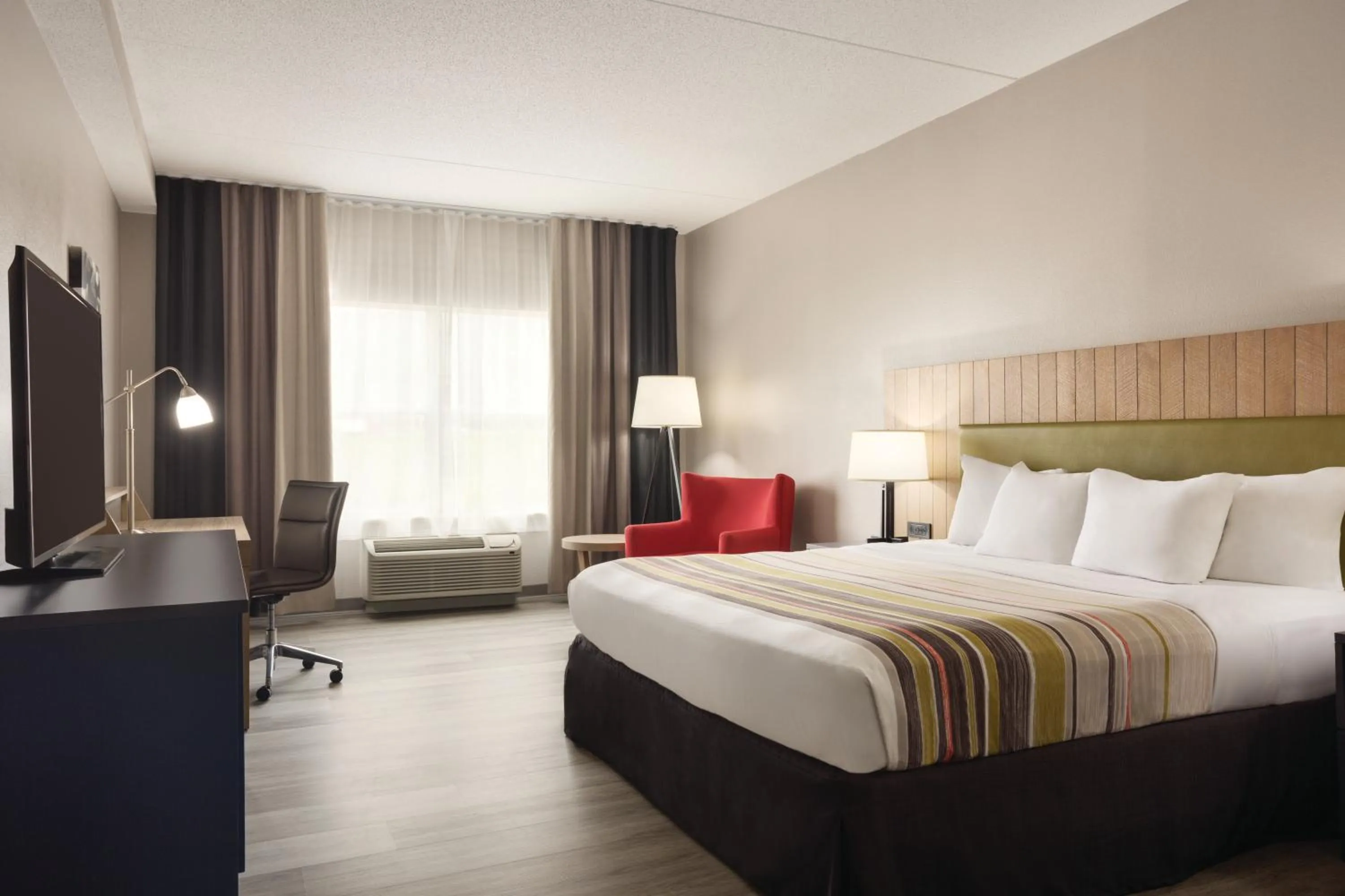 Bedroom, Bed in Country Inn & Suites by Radisson, Chattanooga-Lookout Mountain