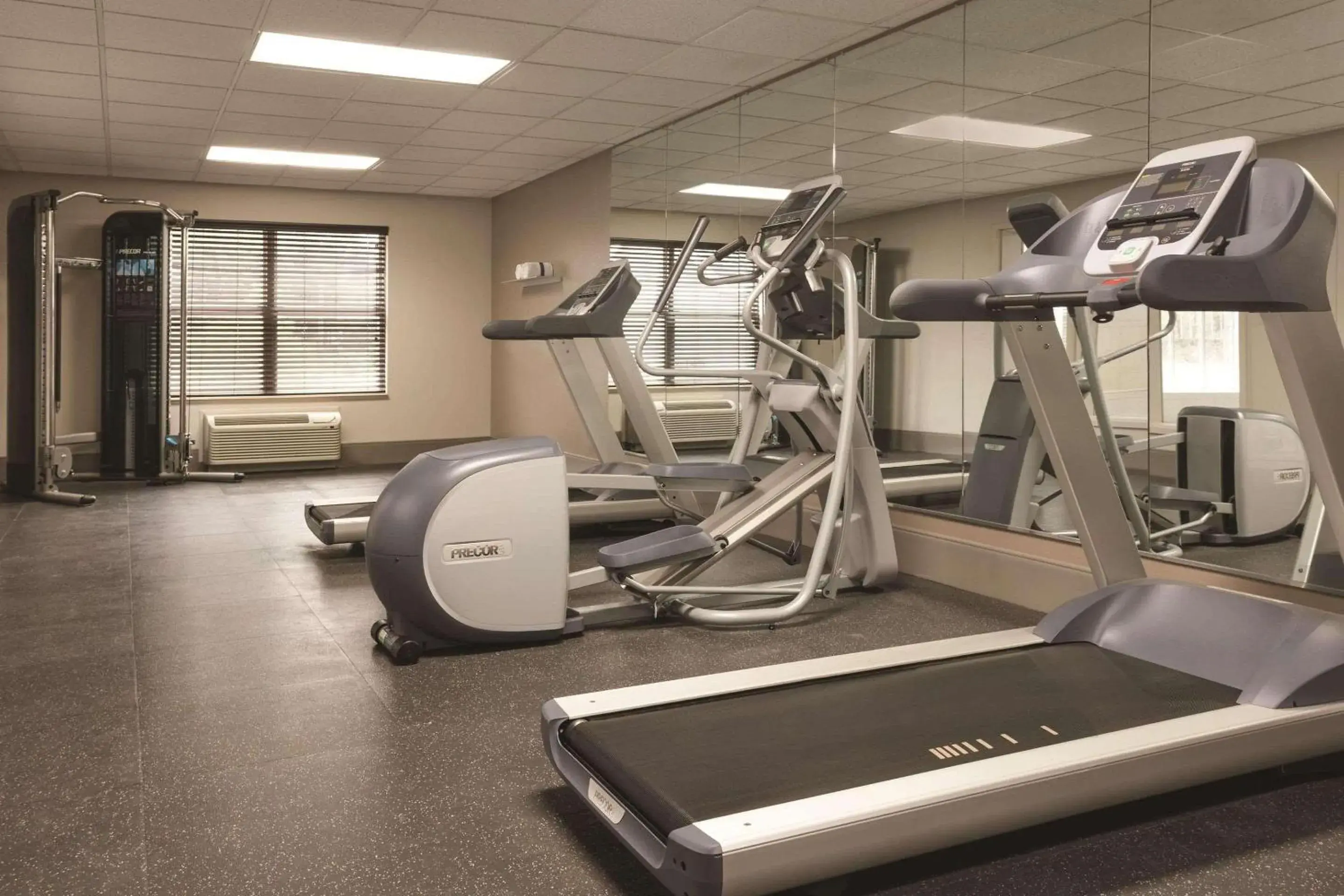 Fitness centre/facilities in Country Inn & Suites by Radisson, Chattanooga-Lookout Mountain Fitness centre/facilities in Country Inn & Suites by Radisson, Chattanooga-Lookout Mountain