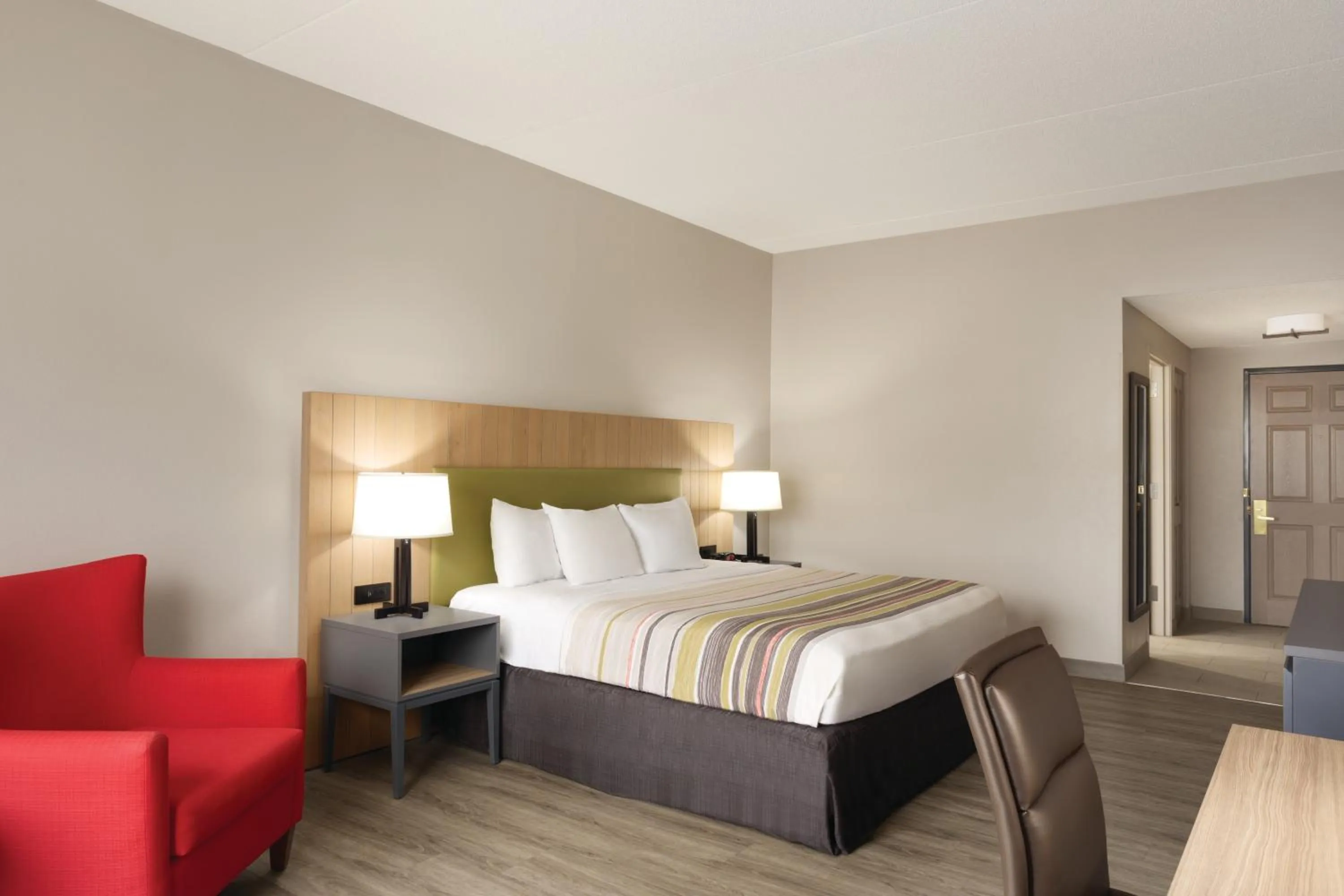 Bedroom, Bed in Country Inn & Suites by Radisson, Chattanooga-Lookout Mountain