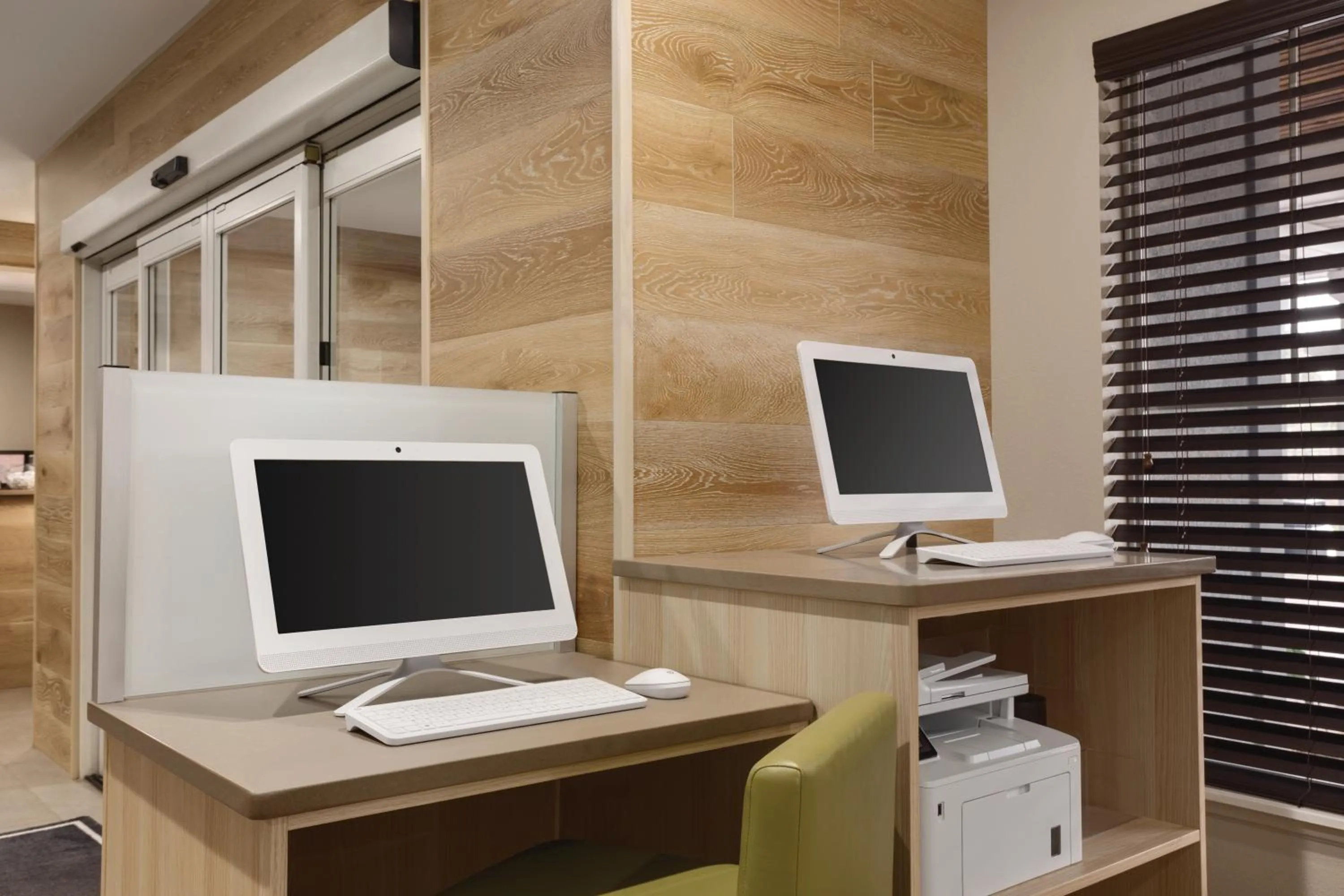 Business facilities in Country Inn & Suites by Radisson, Chattanooga-Lookout Mountain