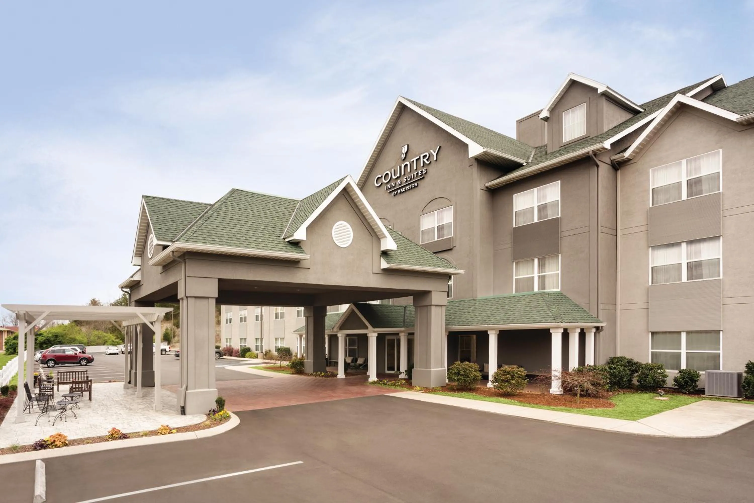 Facade/entrance in Country Inn & Suites by Radisson, Chattanooga-Lookout Mountain