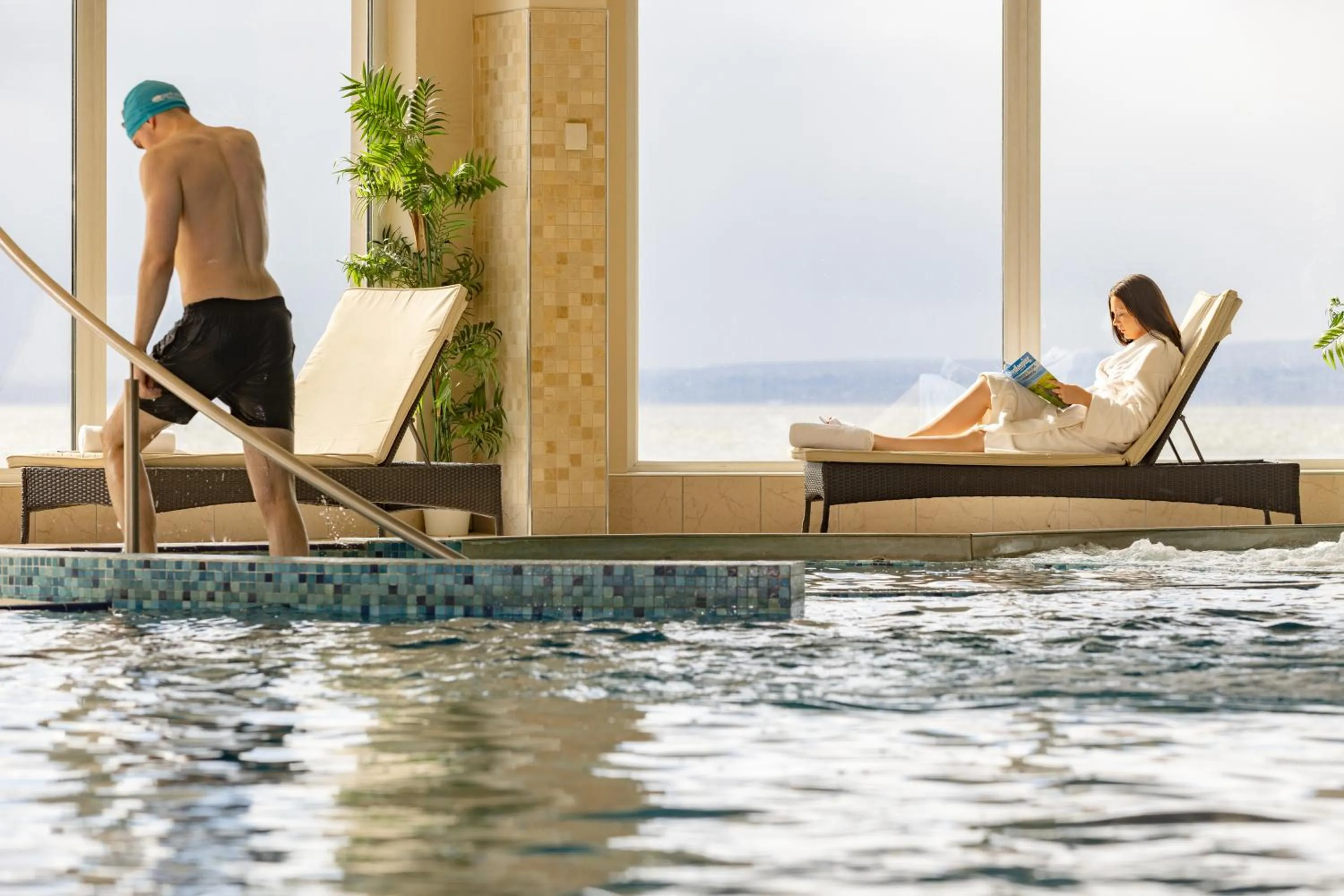 Swimming pool in Redcastle Hotel