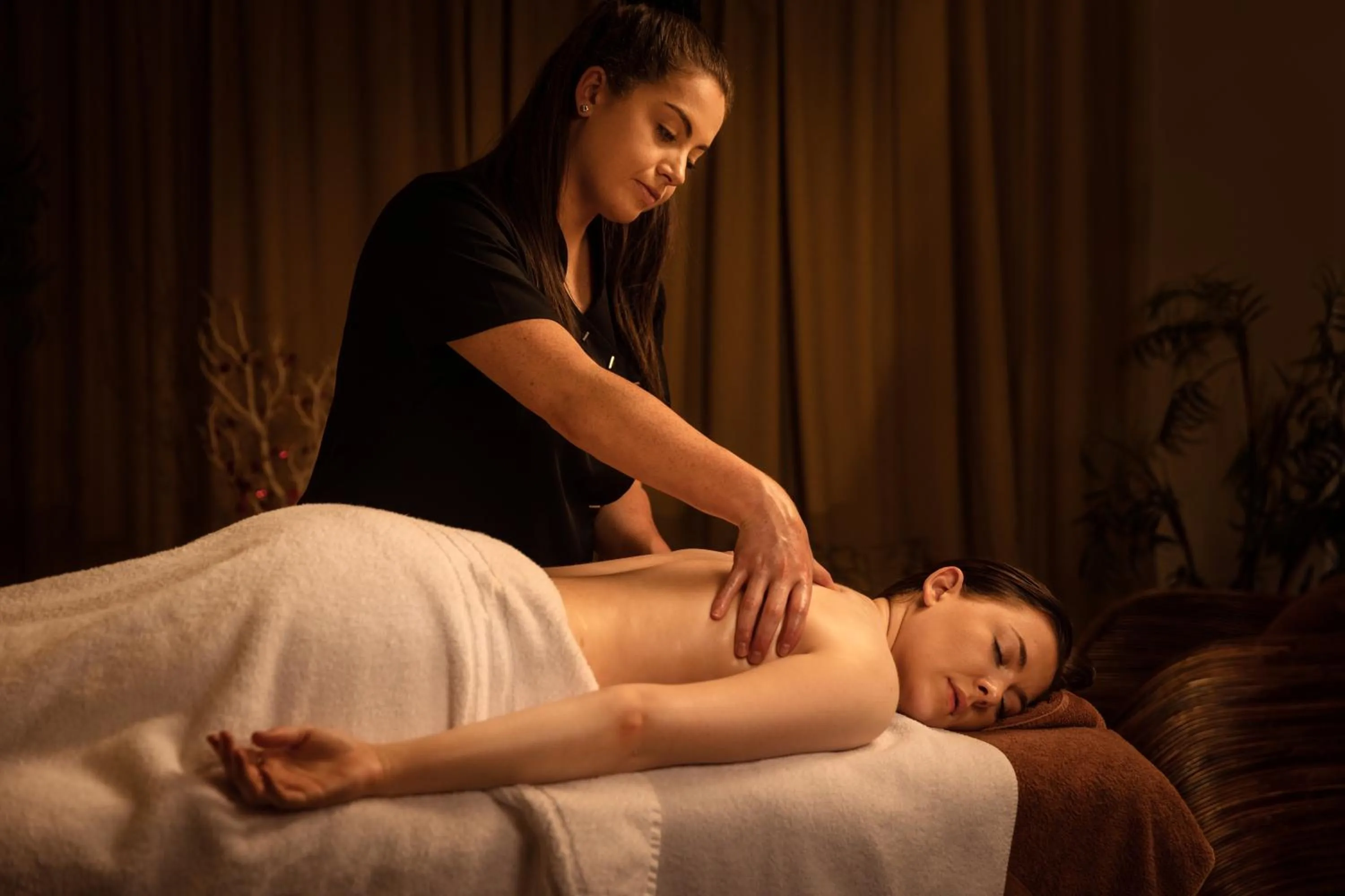 Massage in Redcastle Hotel