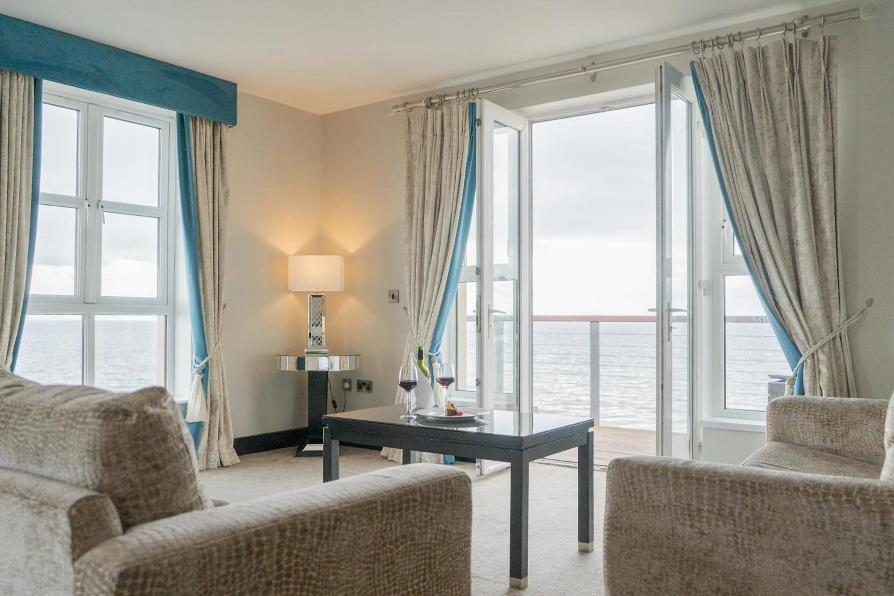 Seating area in Redcastle Hotel