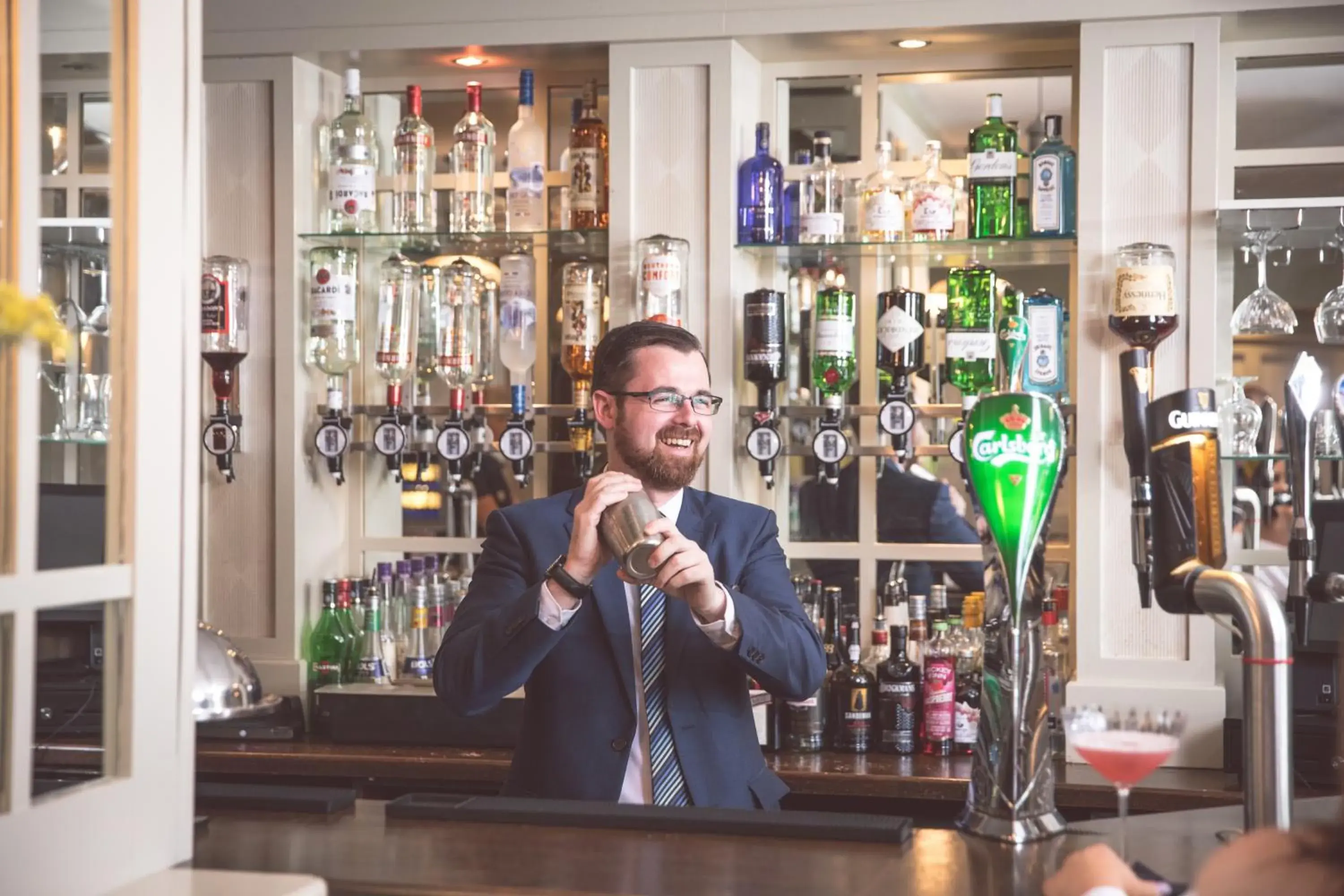 Lounge or bar in Redcastle Hotel Lounge or bar in Redcastle Hotel