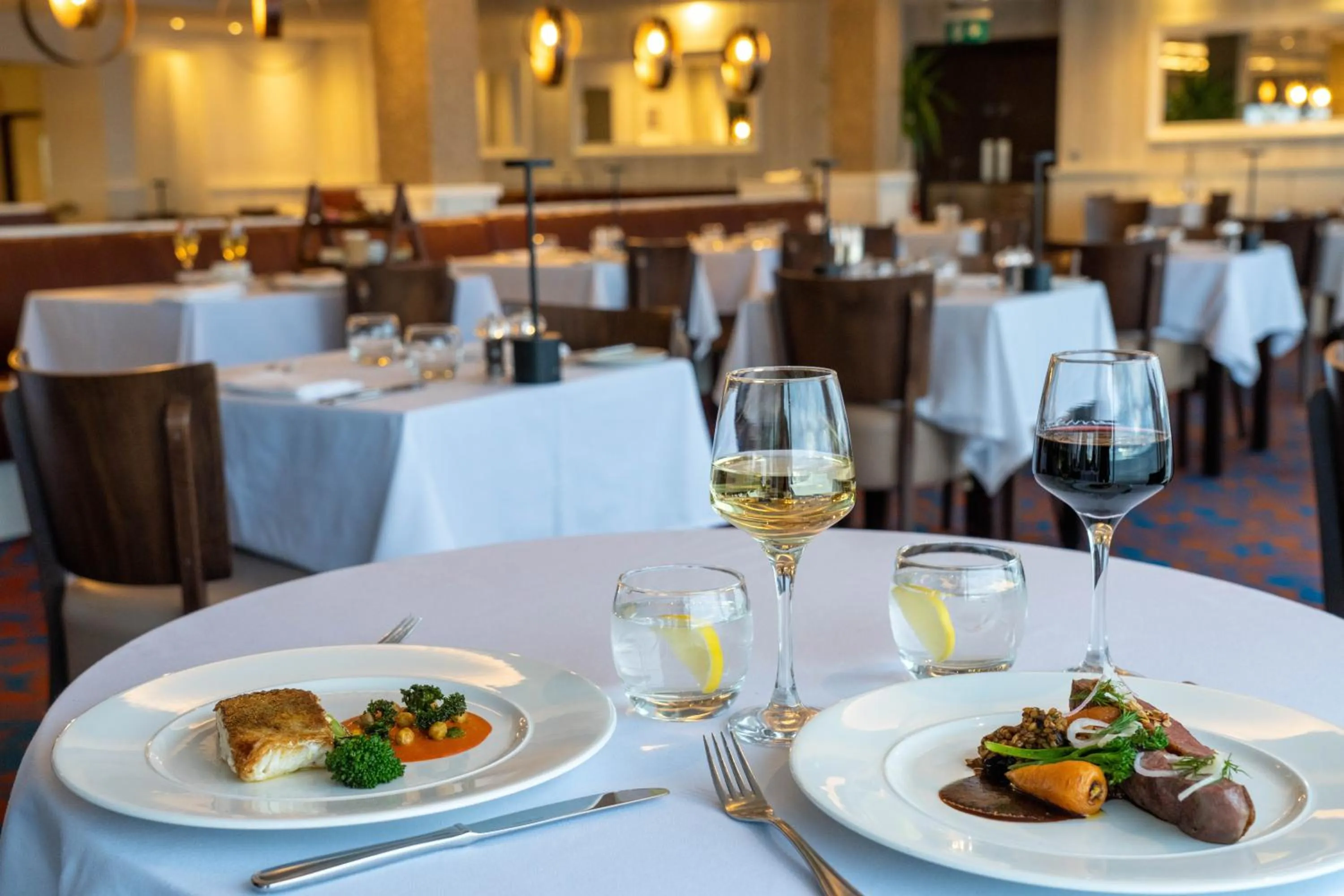 Restaurant/places to eat in Redcastle Hotel