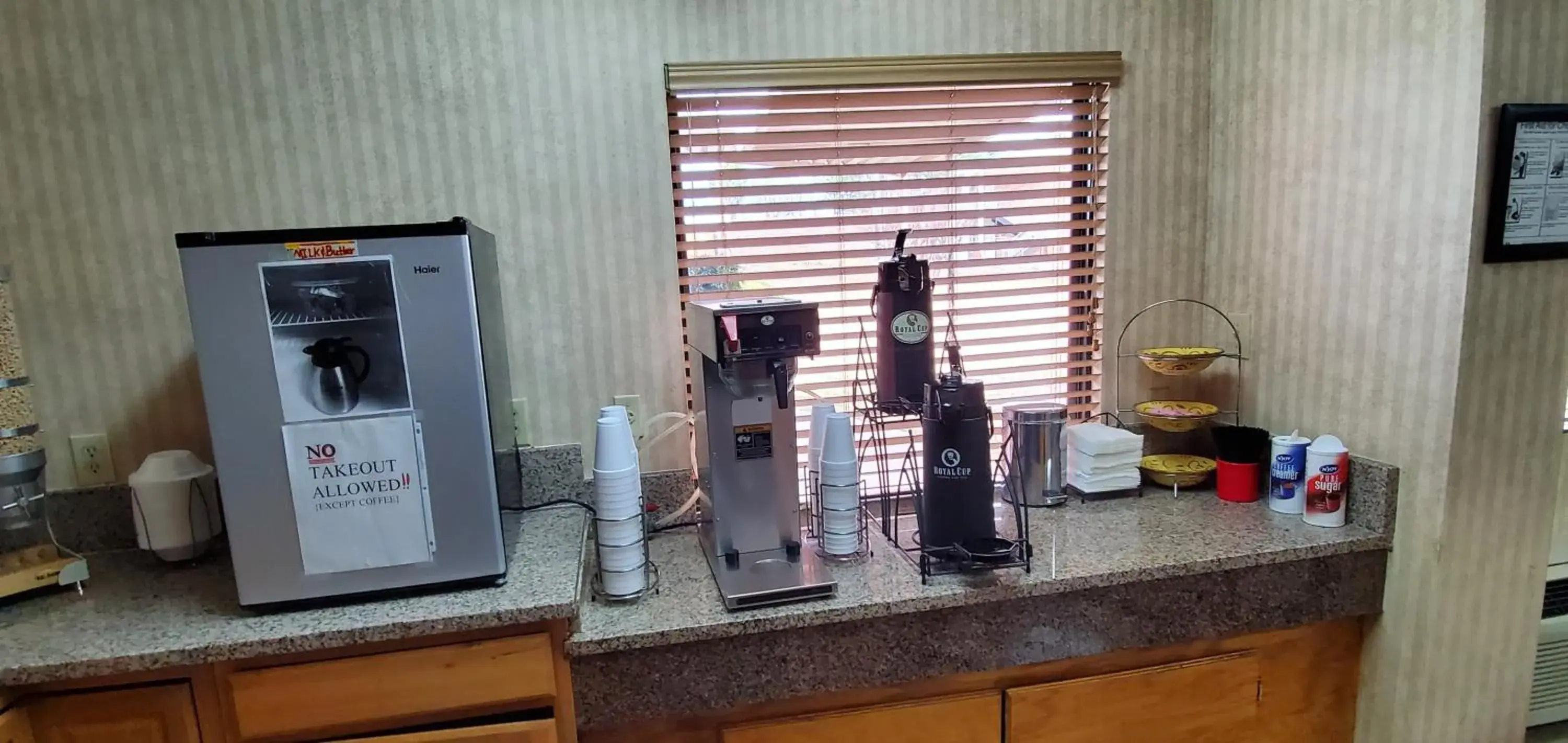 Coffee/tea facilities in FairBridge Inn & Suites