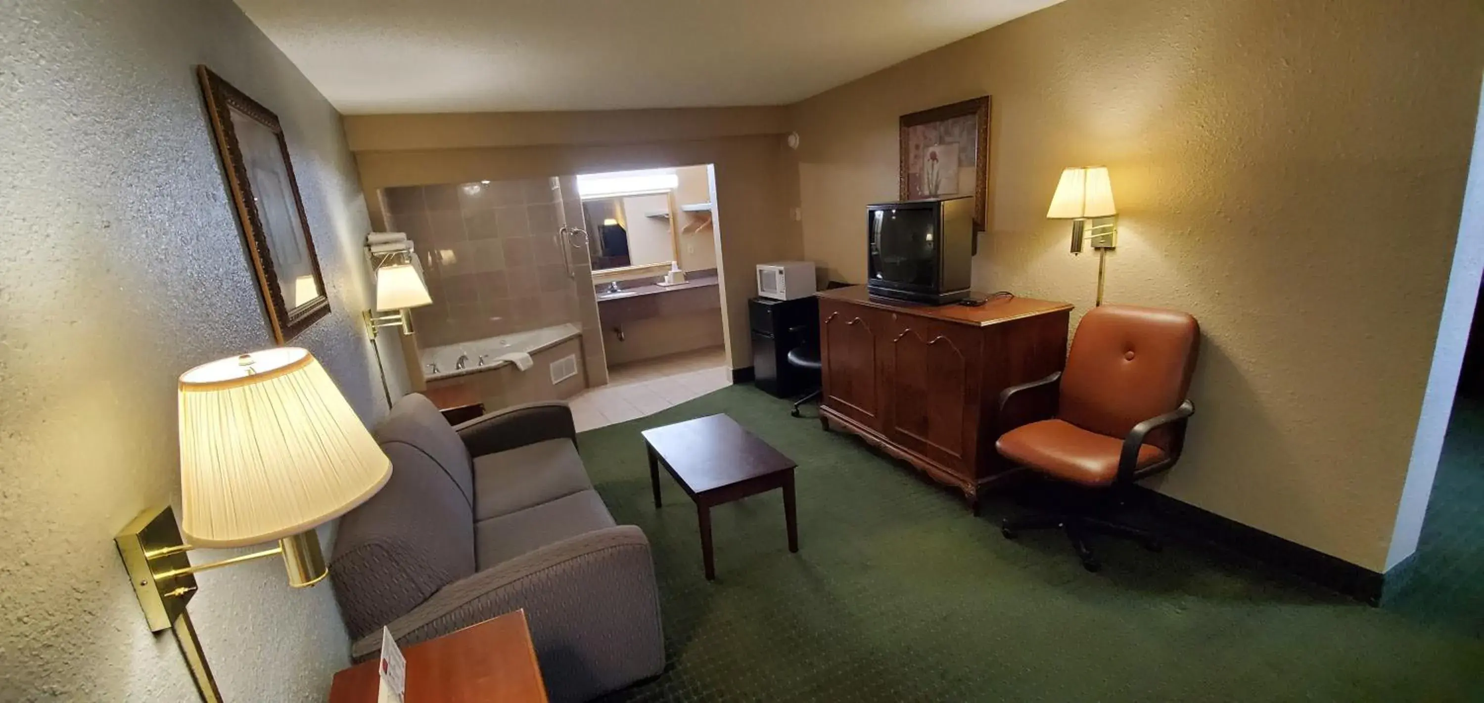 Photo of the whole room, Seating Area in FairBridge Inn & Suites
