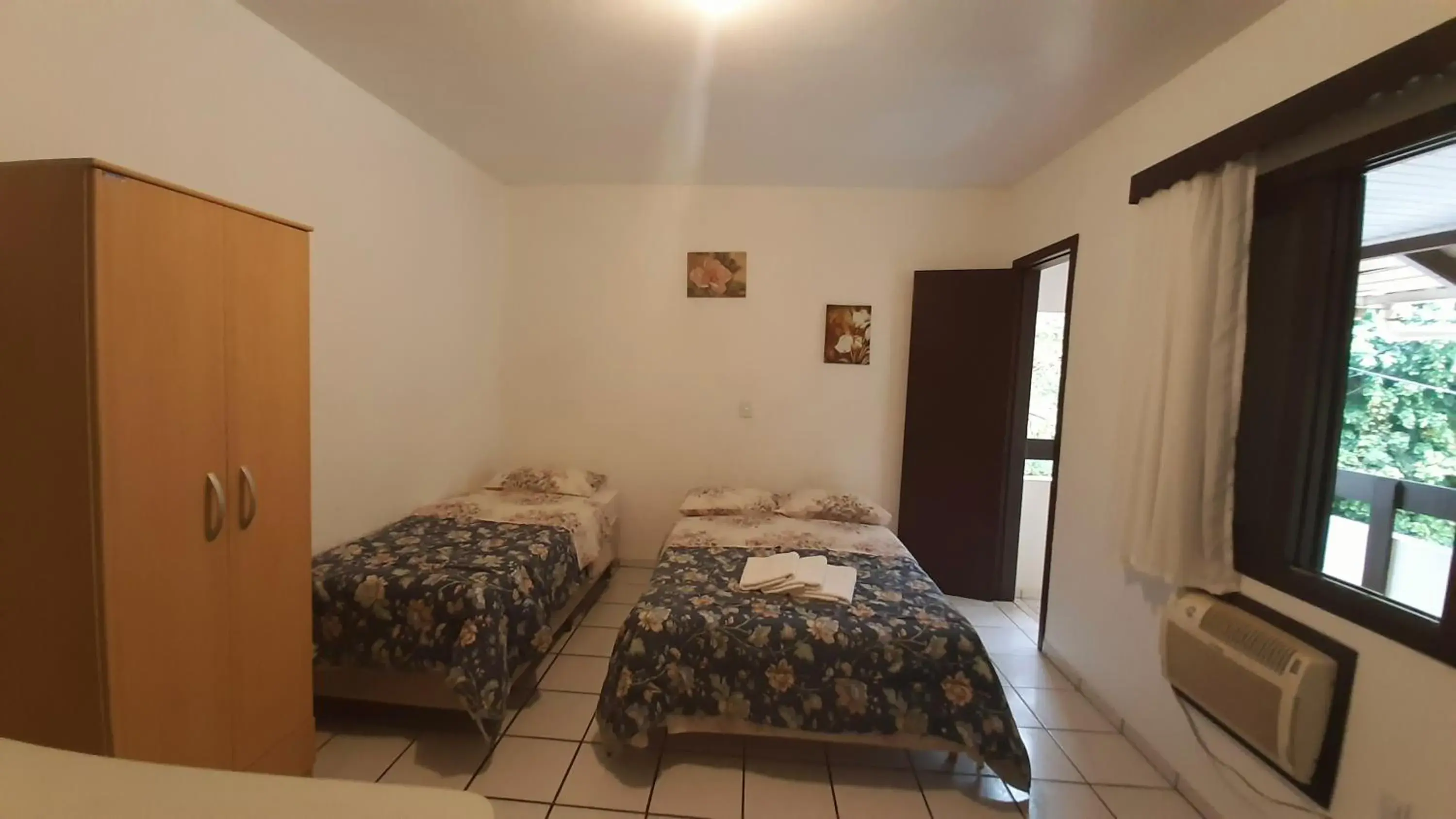 Triple Room in Hotel Praia Grande Triple Room in Hotel Praia Grande