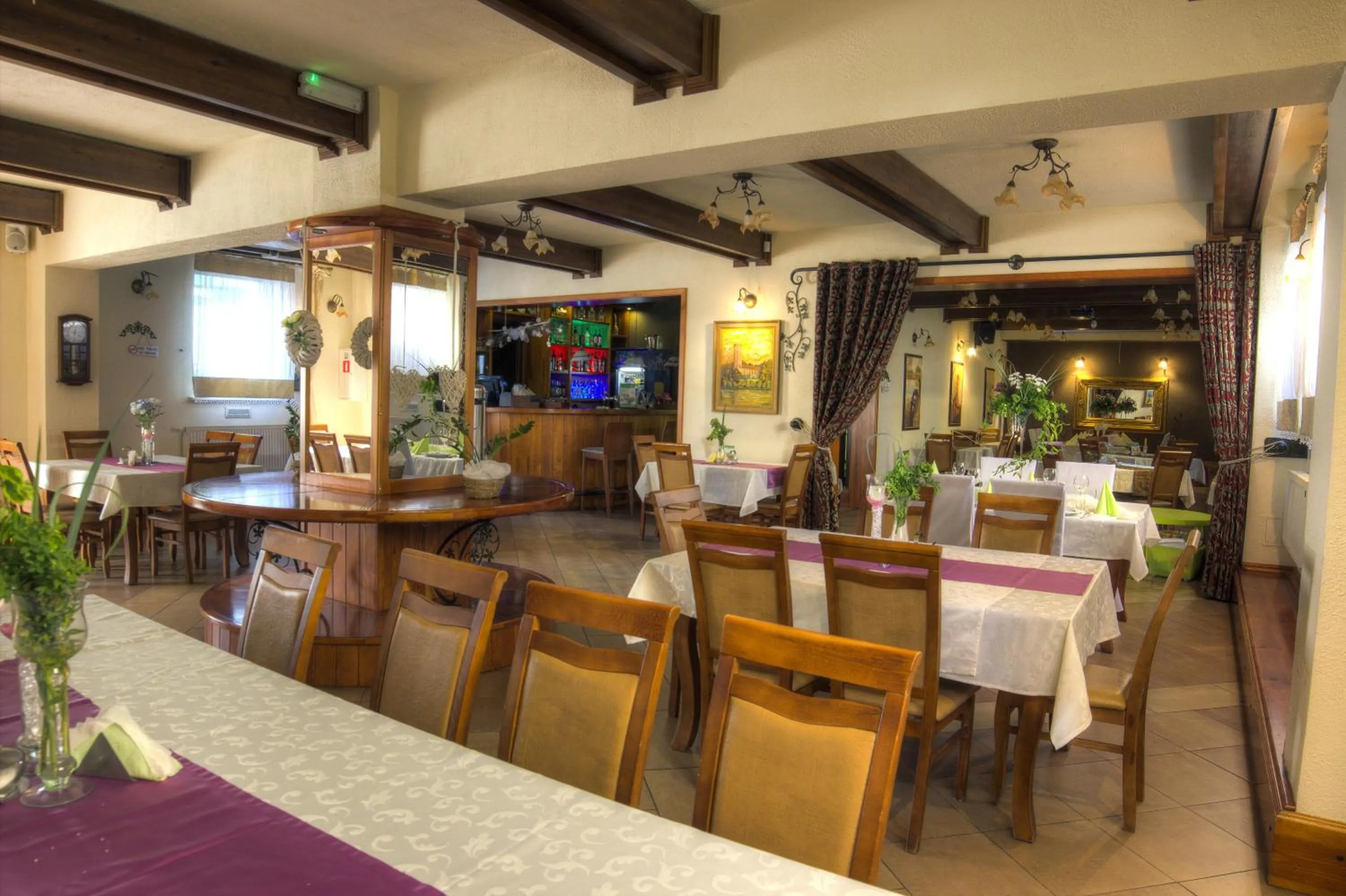 Restaurant/places to eat in Hotel i Restauracja Nad Jeziorem