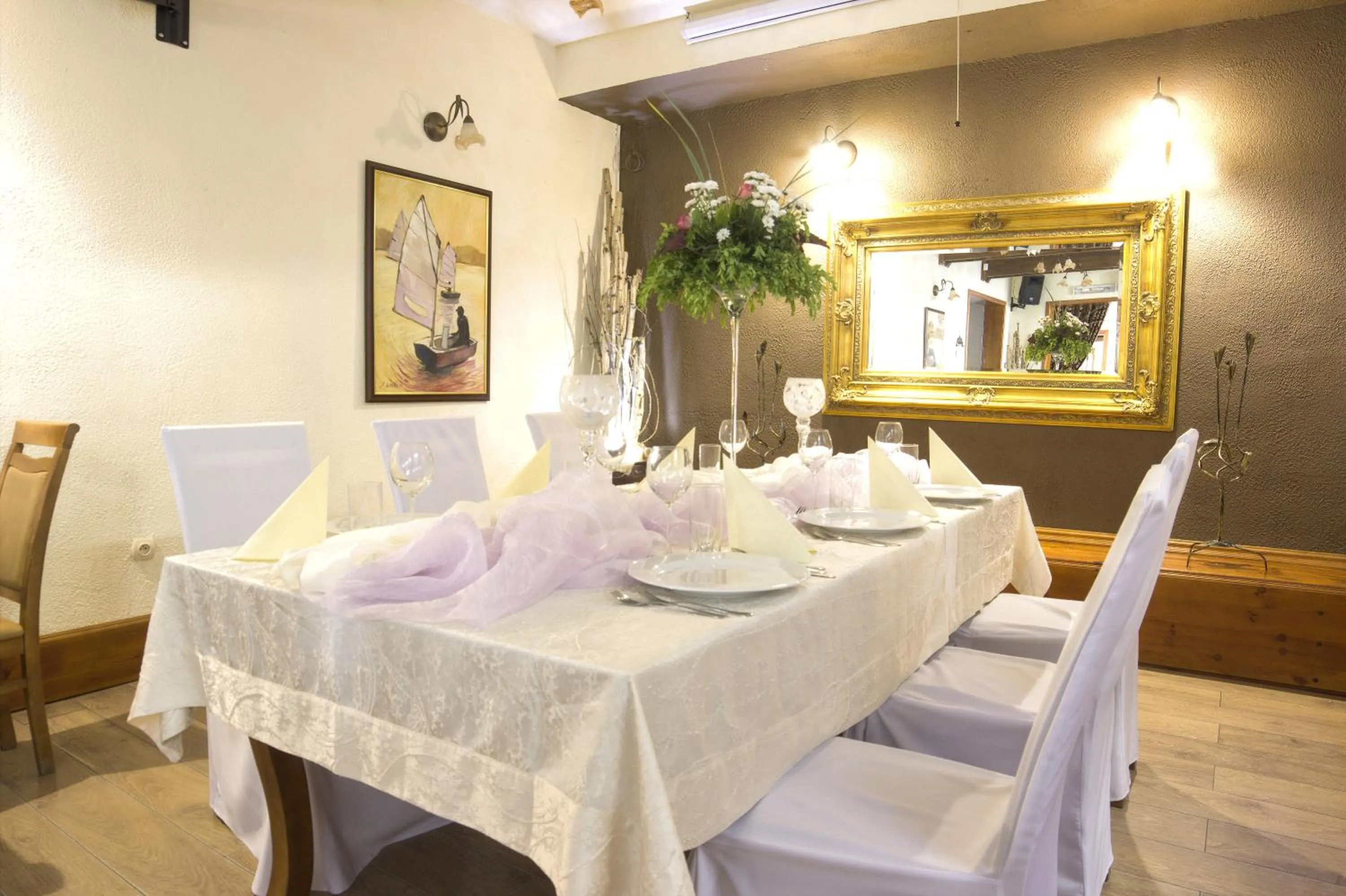 Restaurant/places to eat in Hotel i Restauracja Nad Jeziorem