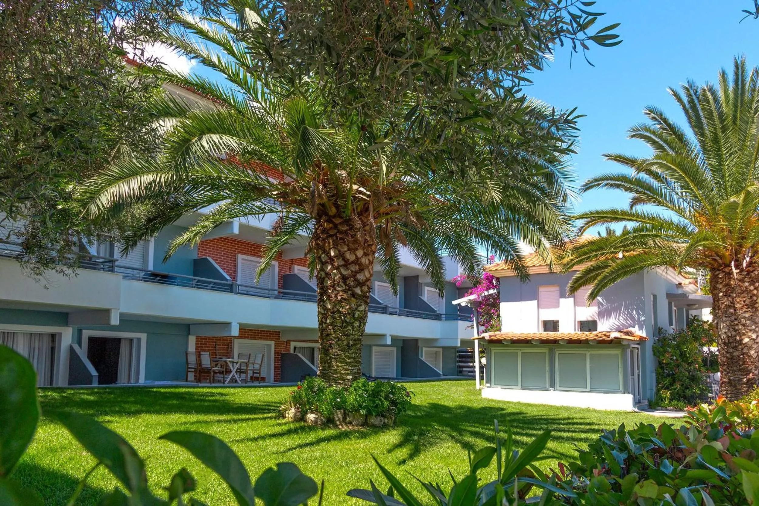 Property building in Kapsohora Inn