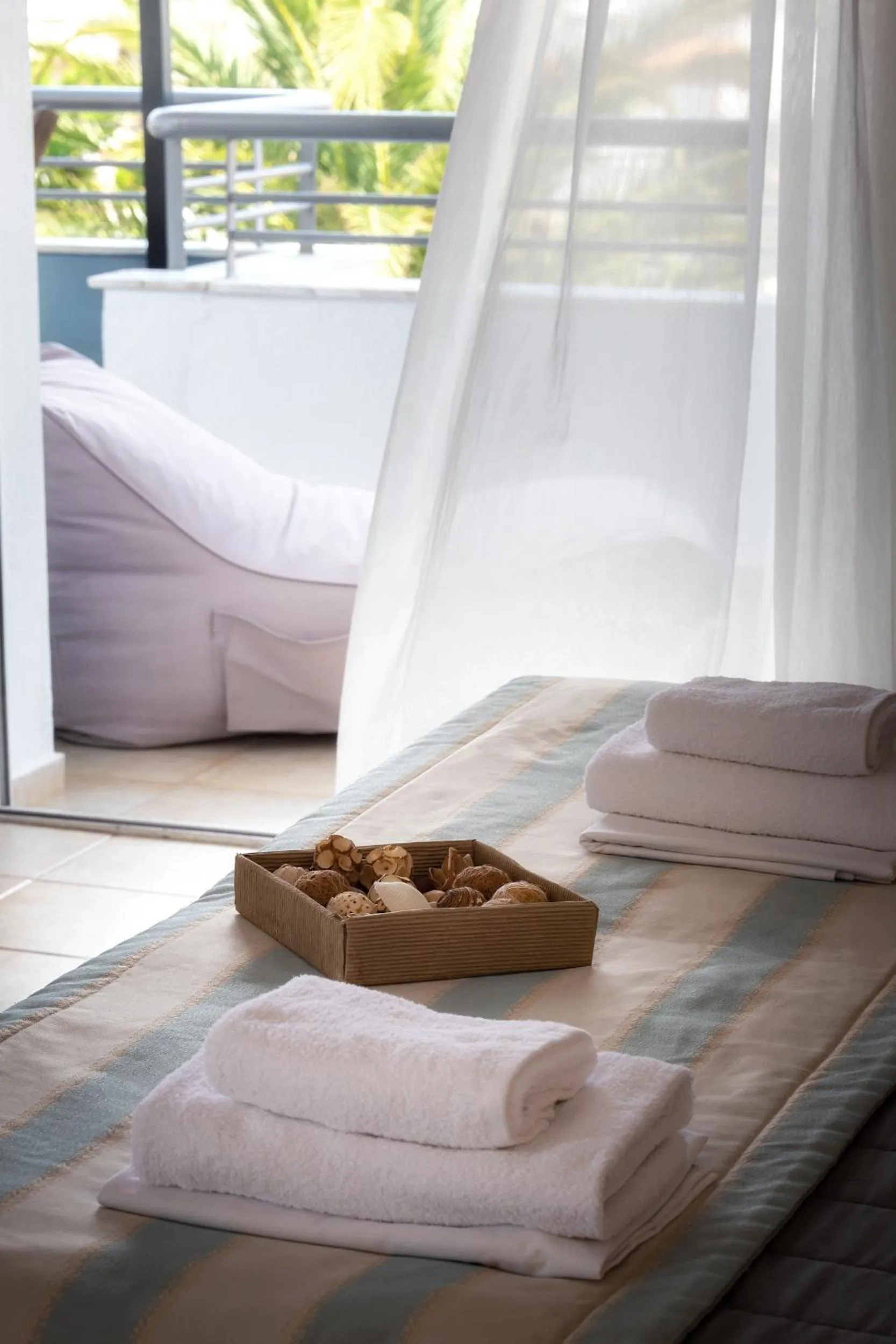 Decorative detail, Bed in Kapsohora Inn