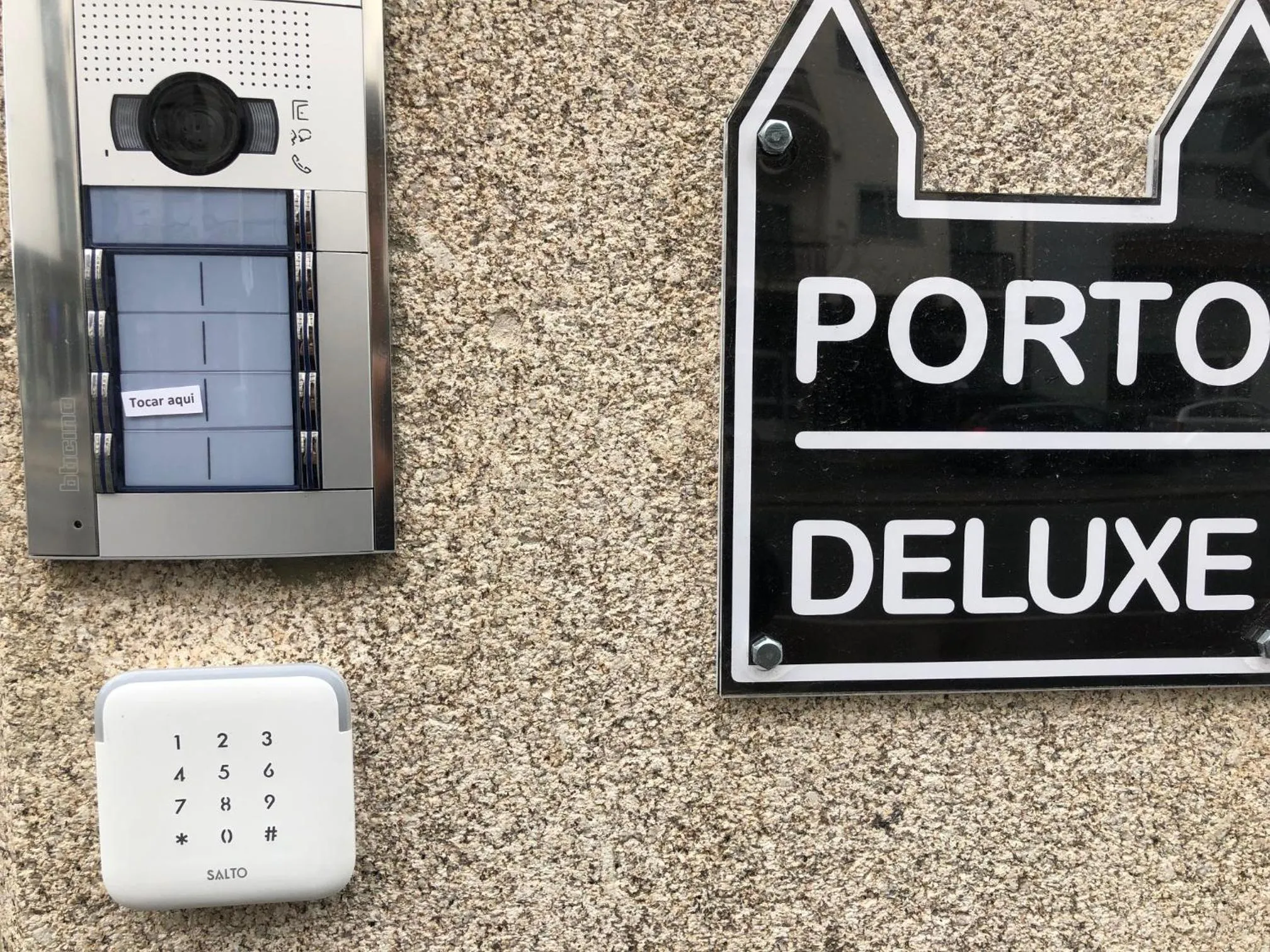 Facade/entrance in Porto Deluxe Suites