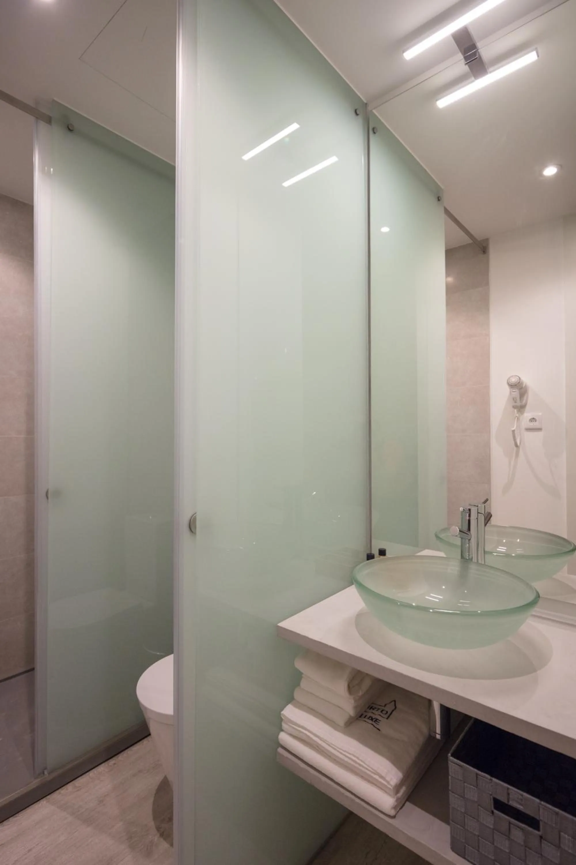 Bathroom in Porto Deluxe Suites