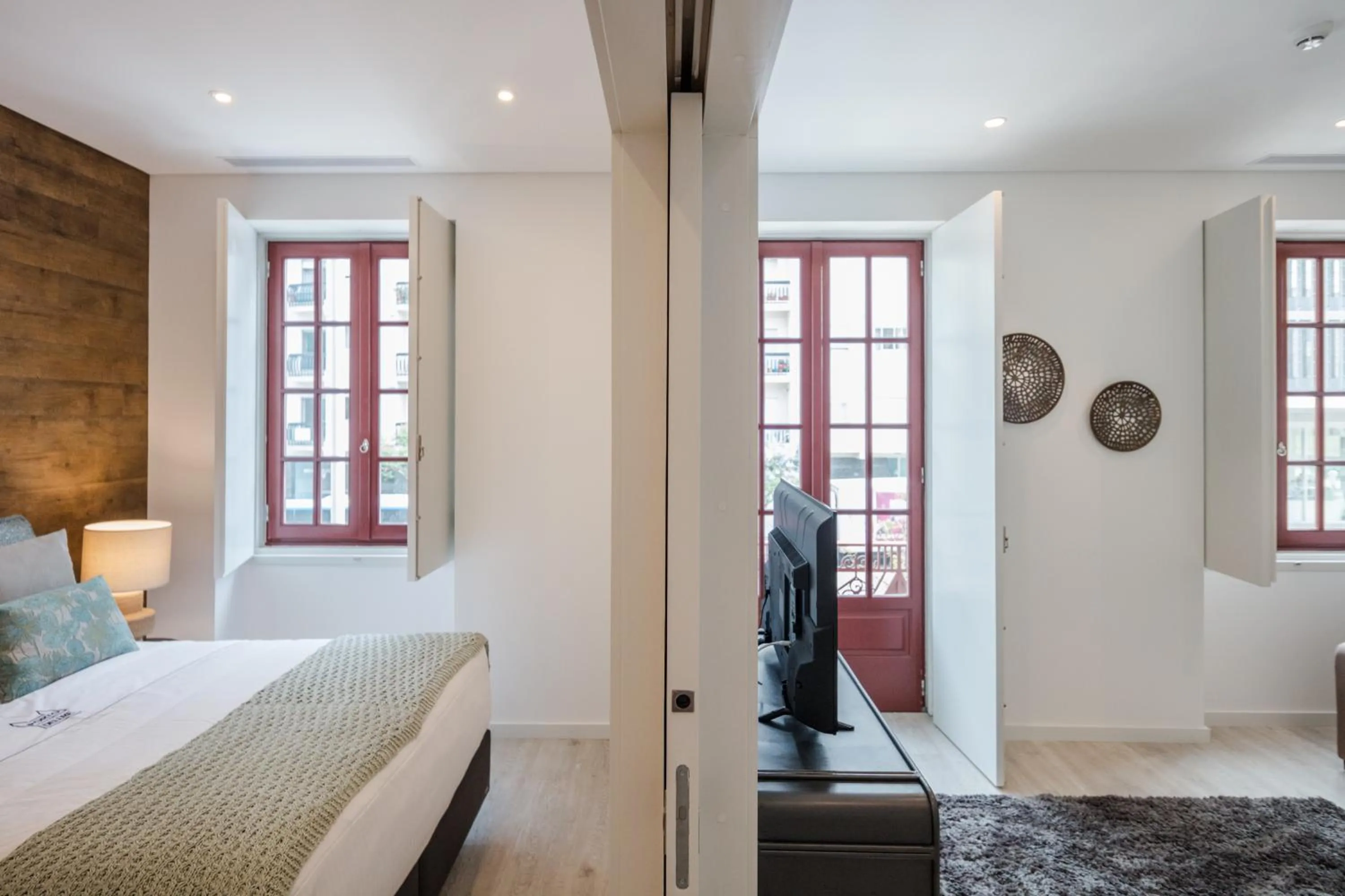 Photo of the whole room, Bed in Porto Deluxe Suites