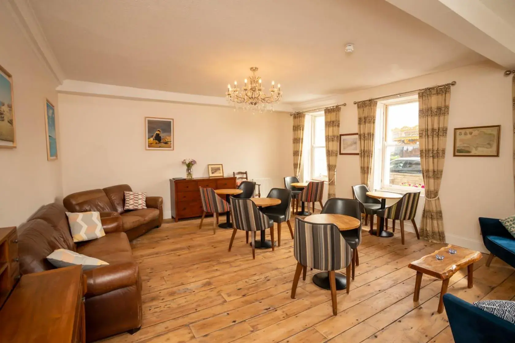 Lounge or bar in Alexandra Hotel Lounge or bar in Alexandra Hotel