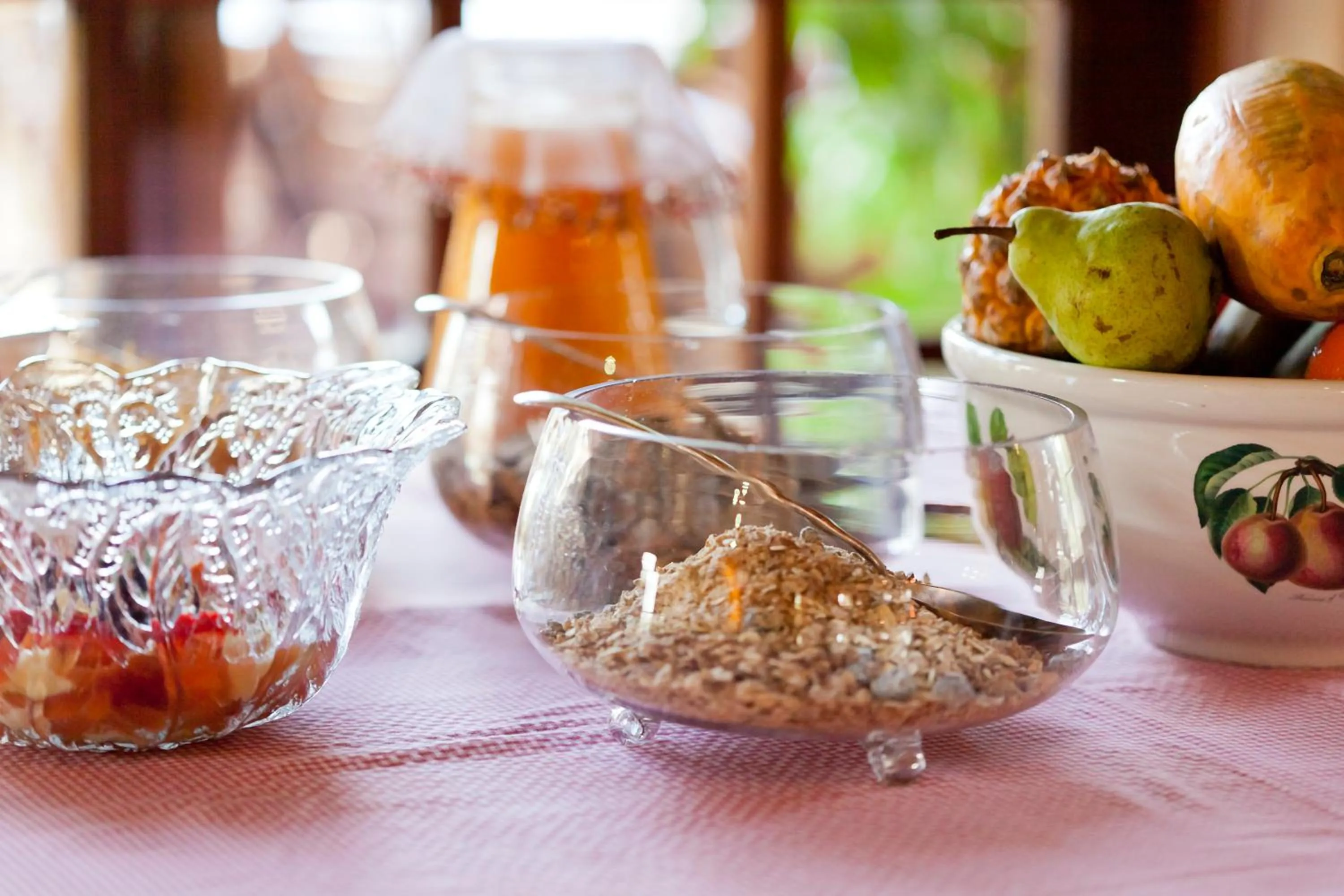 Breakfast in Needles Lodge