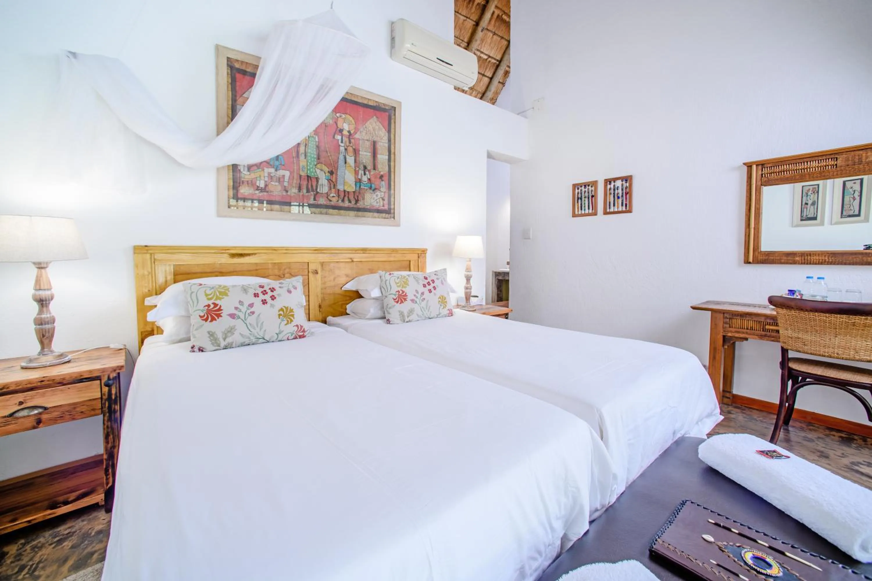 Property building, Bed in Needles Lodge