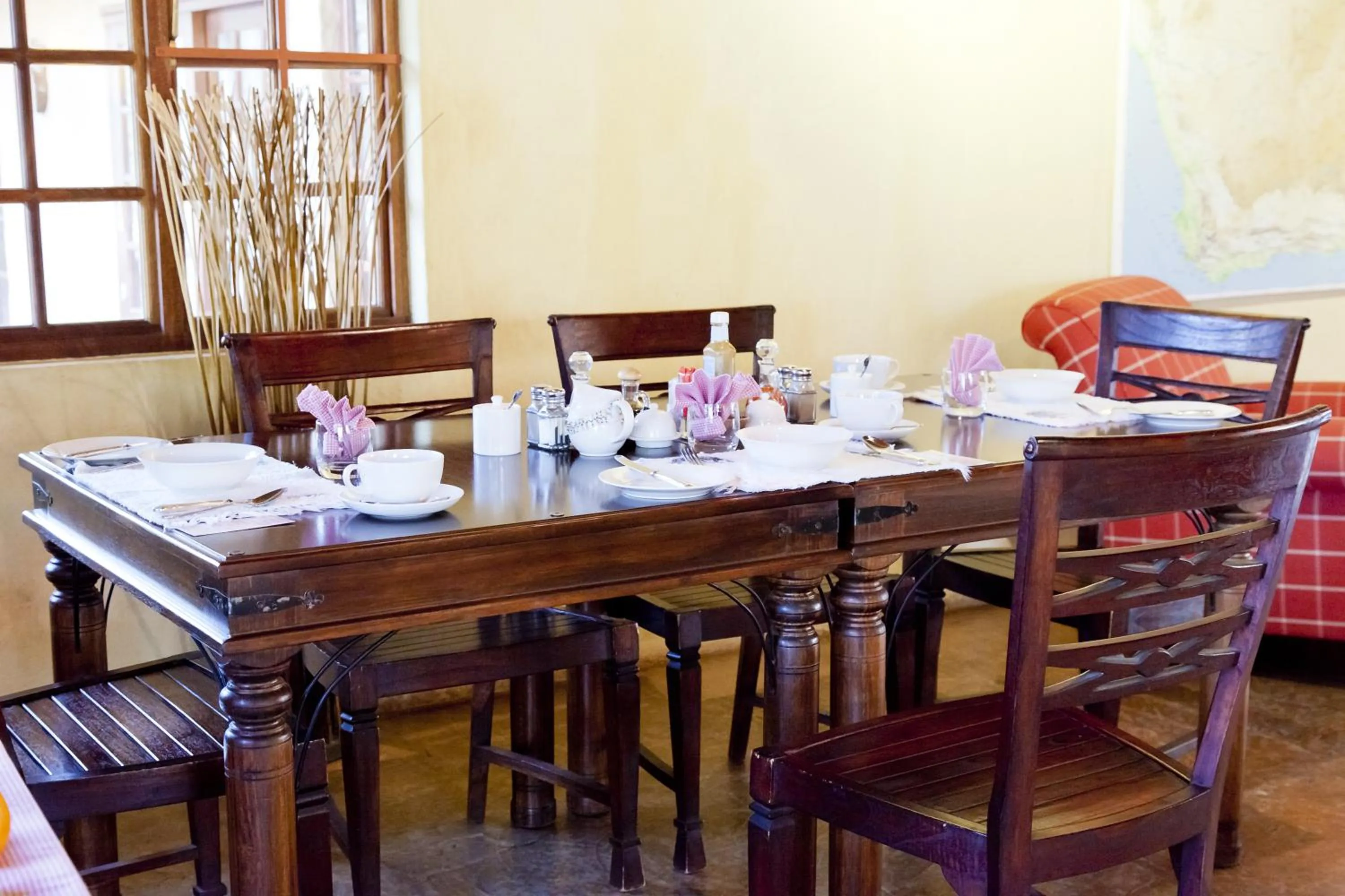 Restaurant/places to eat in Needles Lodge