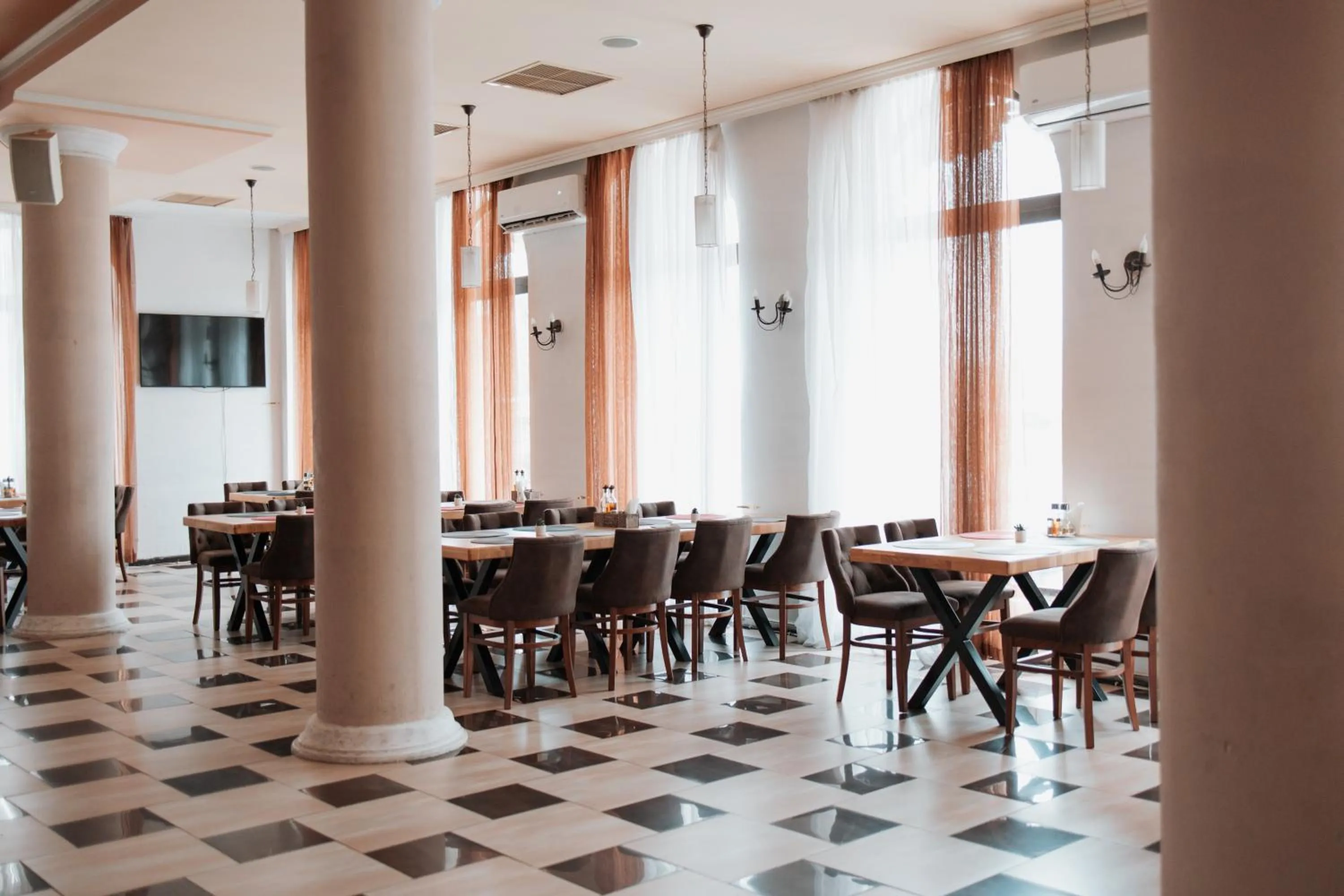 Restaurant/places to eat in Hotel Neptun