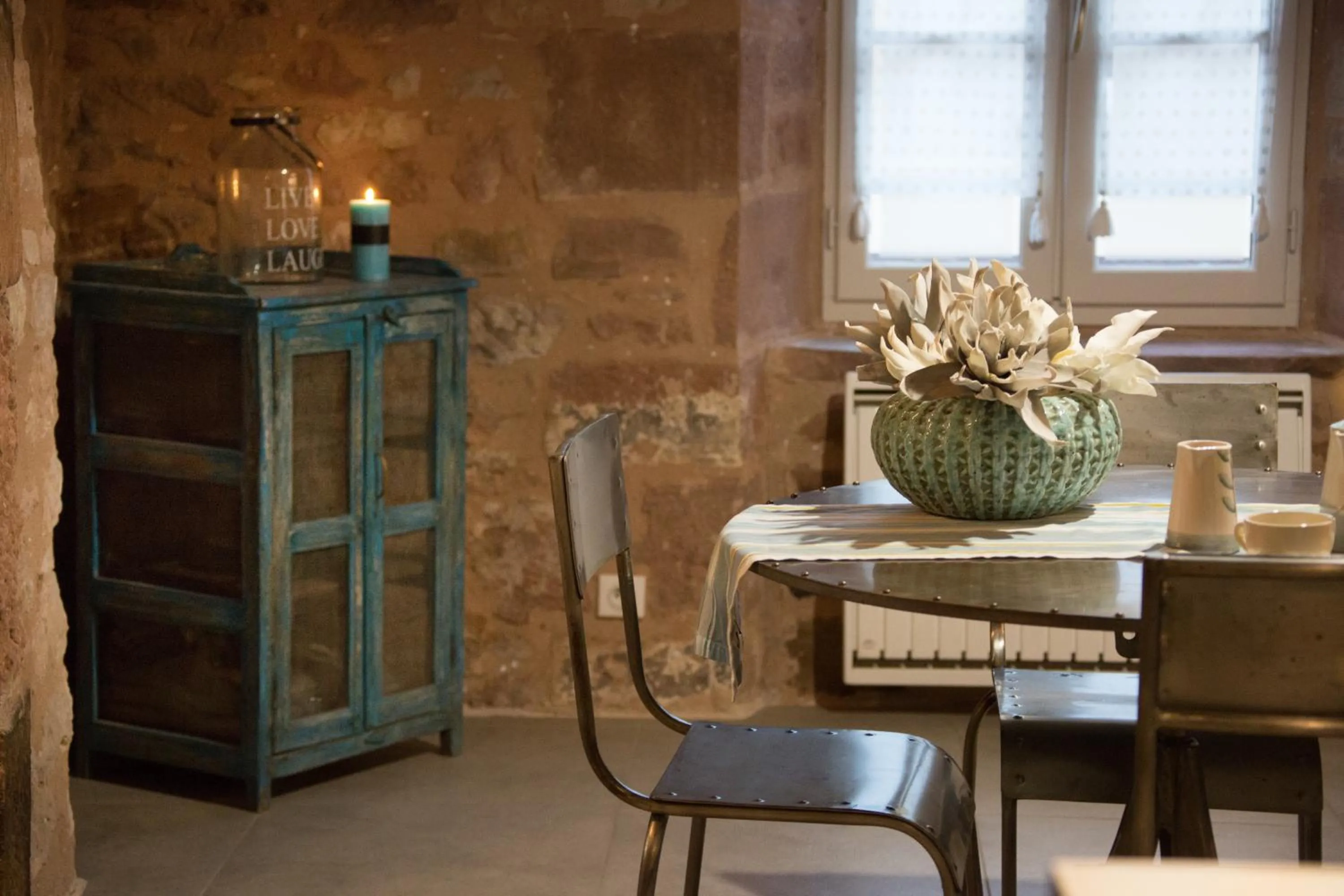 Living room in LogisHotels Le Relais du Quercy